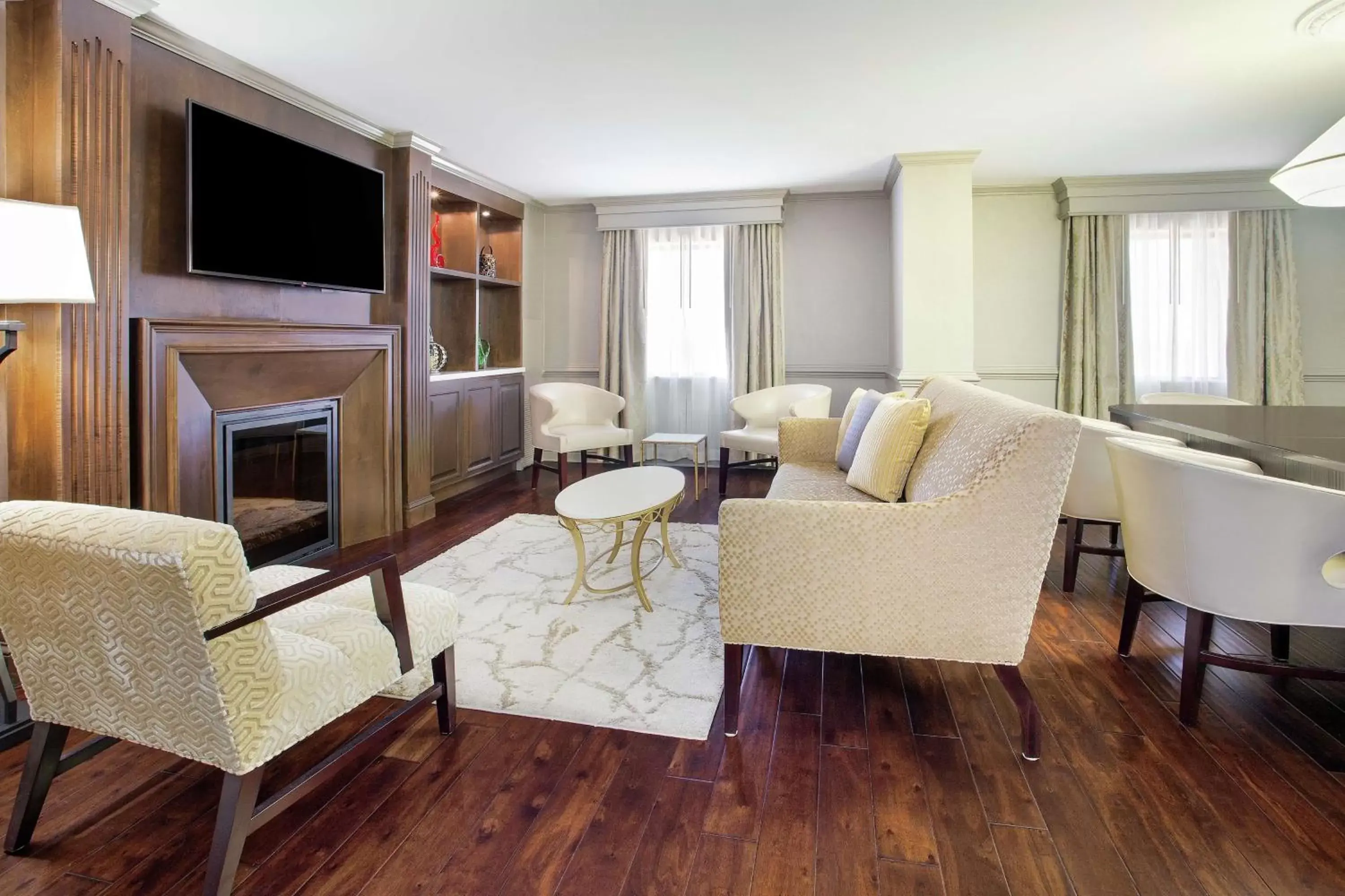 Bedroom, Seating Area in Hilton Jackson