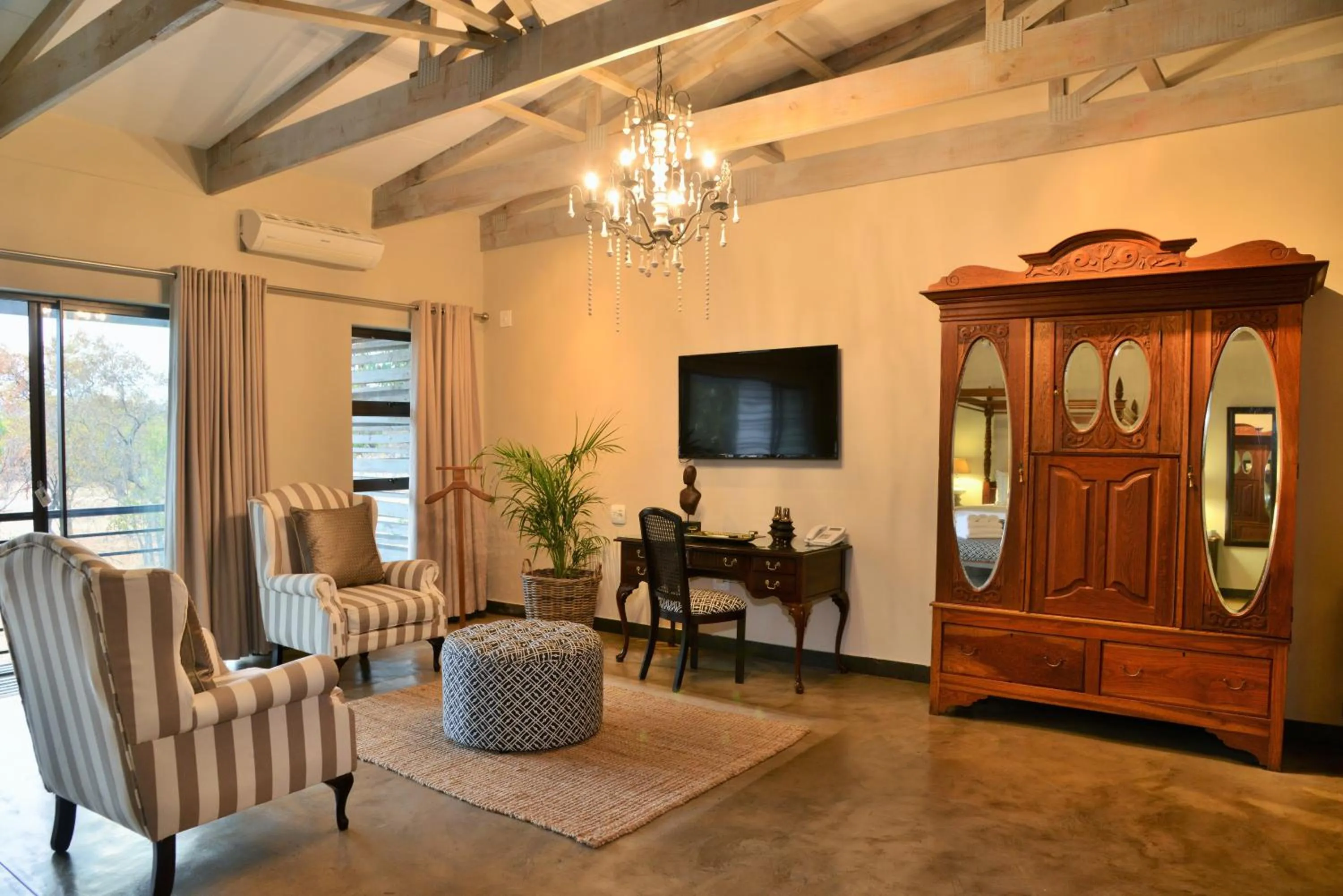 TV and multimedia in Bushveld Terrace Safari Hotel, Lodge & Spa