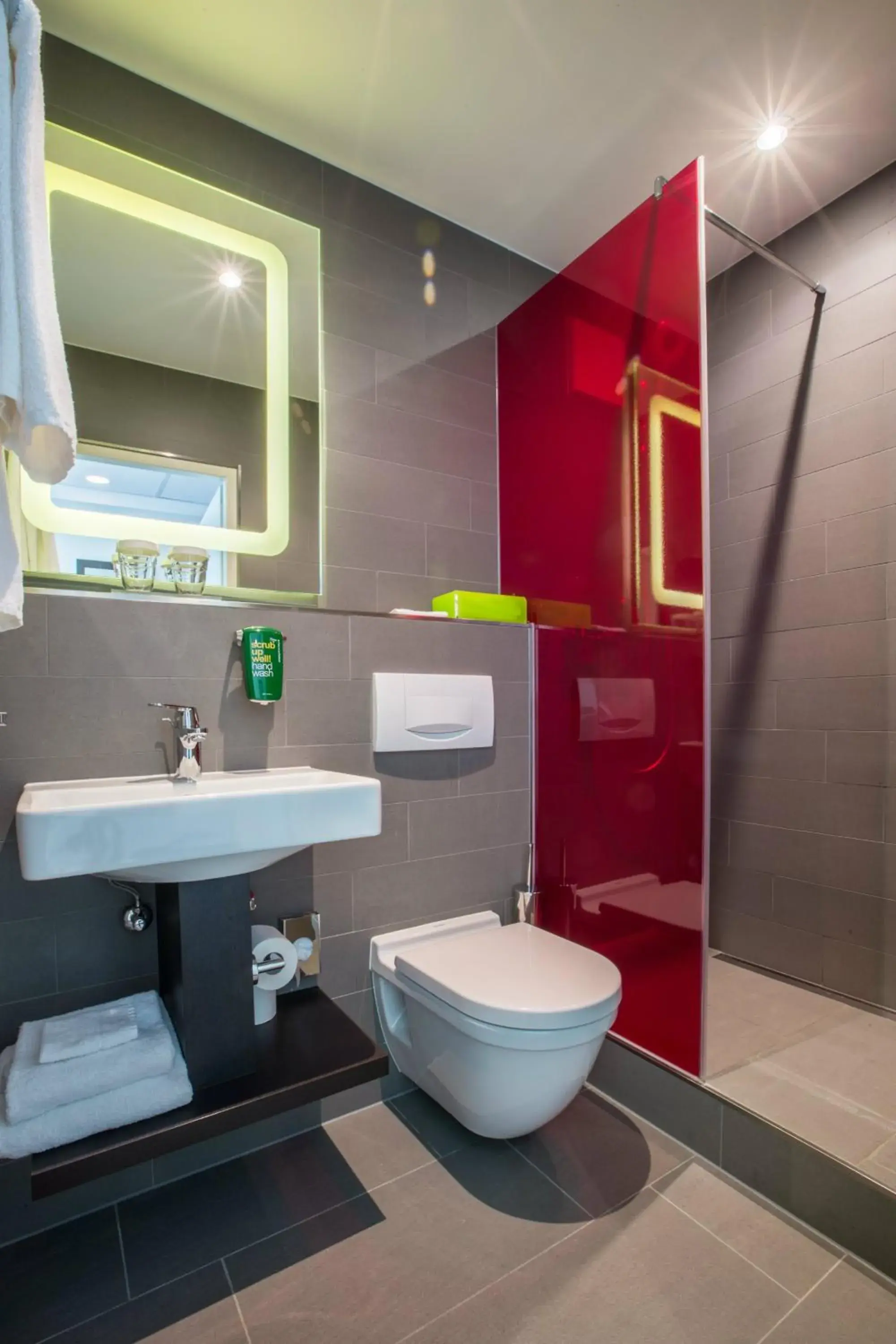 Bathroom in Park Inn by Radisson Nurnberg