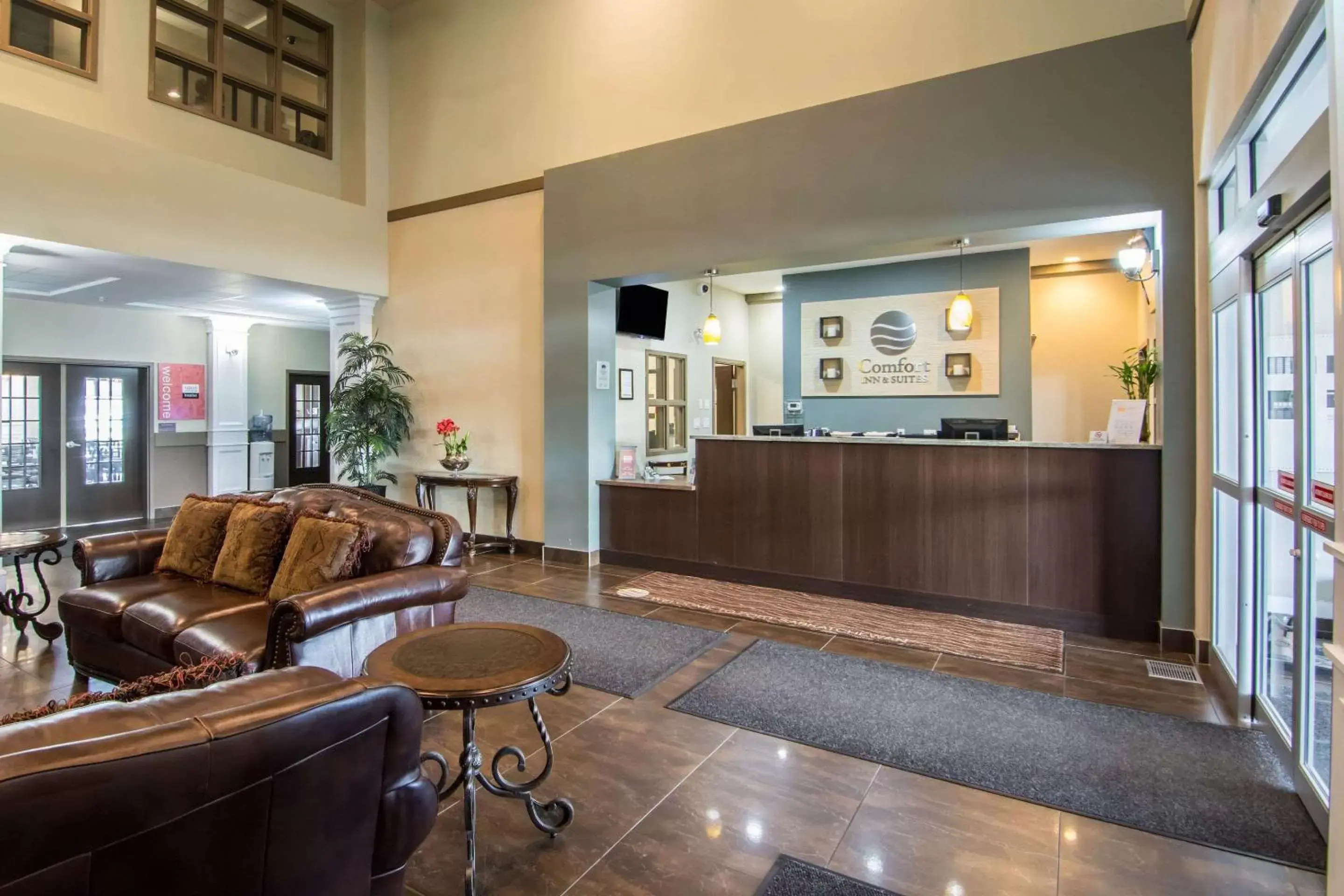 Lobby or reception, Lobby/Reception in Comfort Inn & Suites Fort Saskatchewan