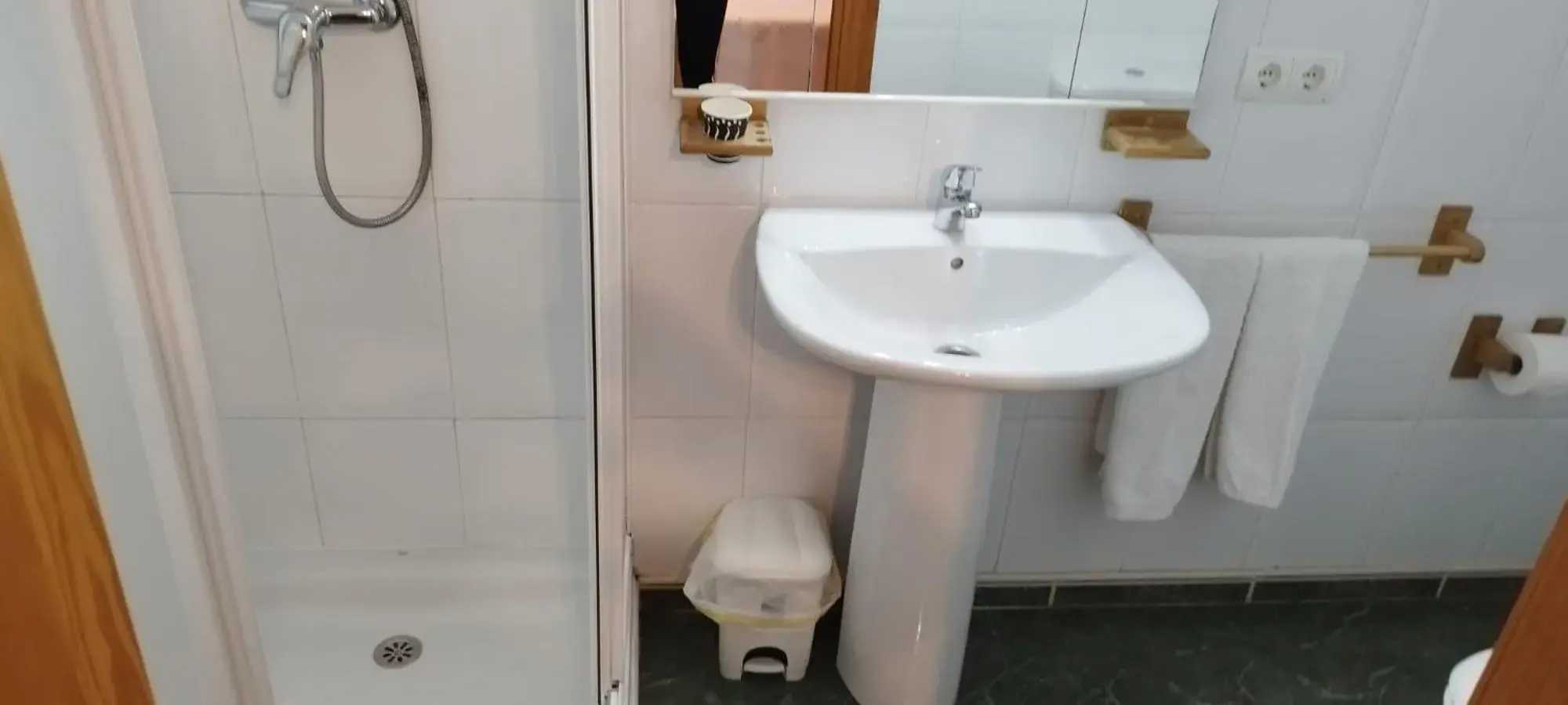 Bathroom in Hotel Rural Camino Medulas