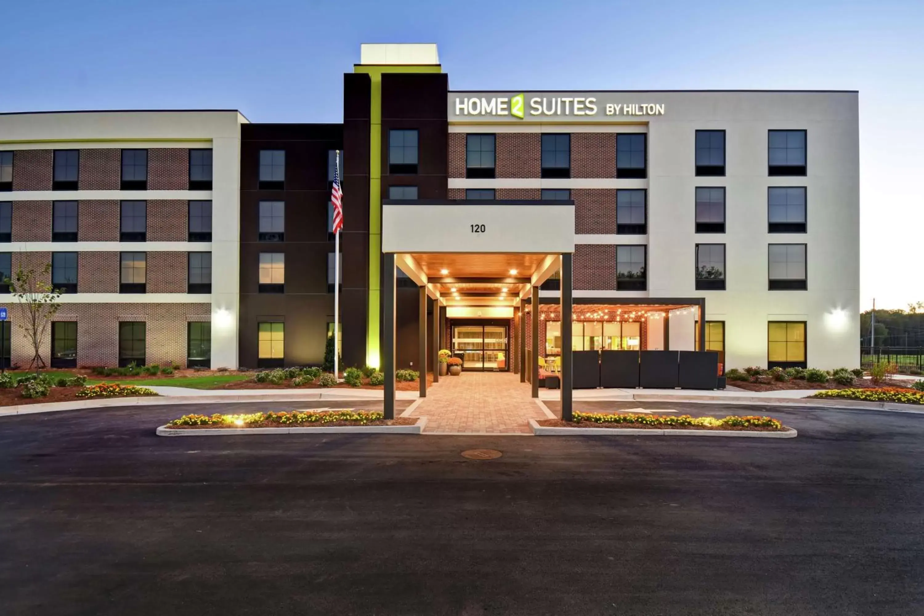 Property Building in Home2 Suites By Hilton Lagrange