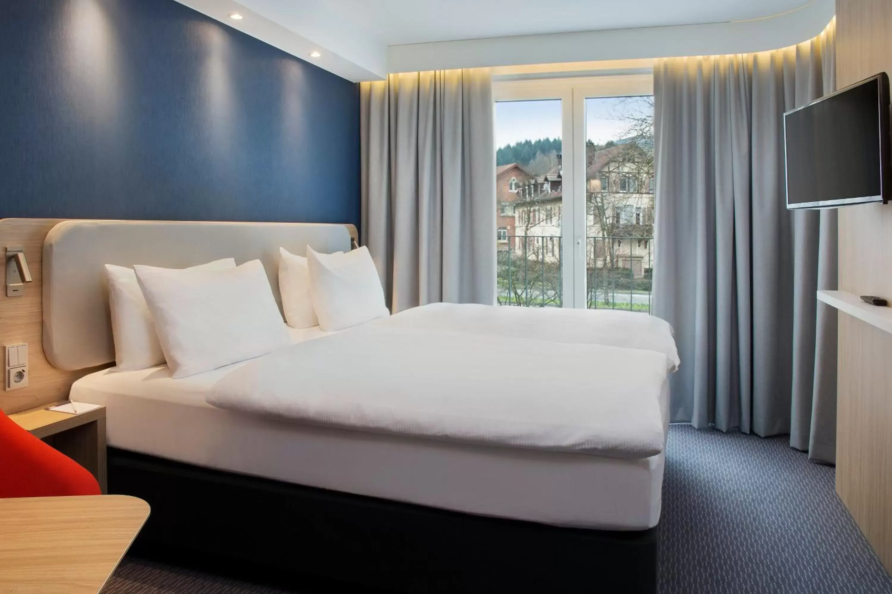 Photo of the whole room, Bed in Holiday Inn Express Baden-Baden, an IHG Hotel