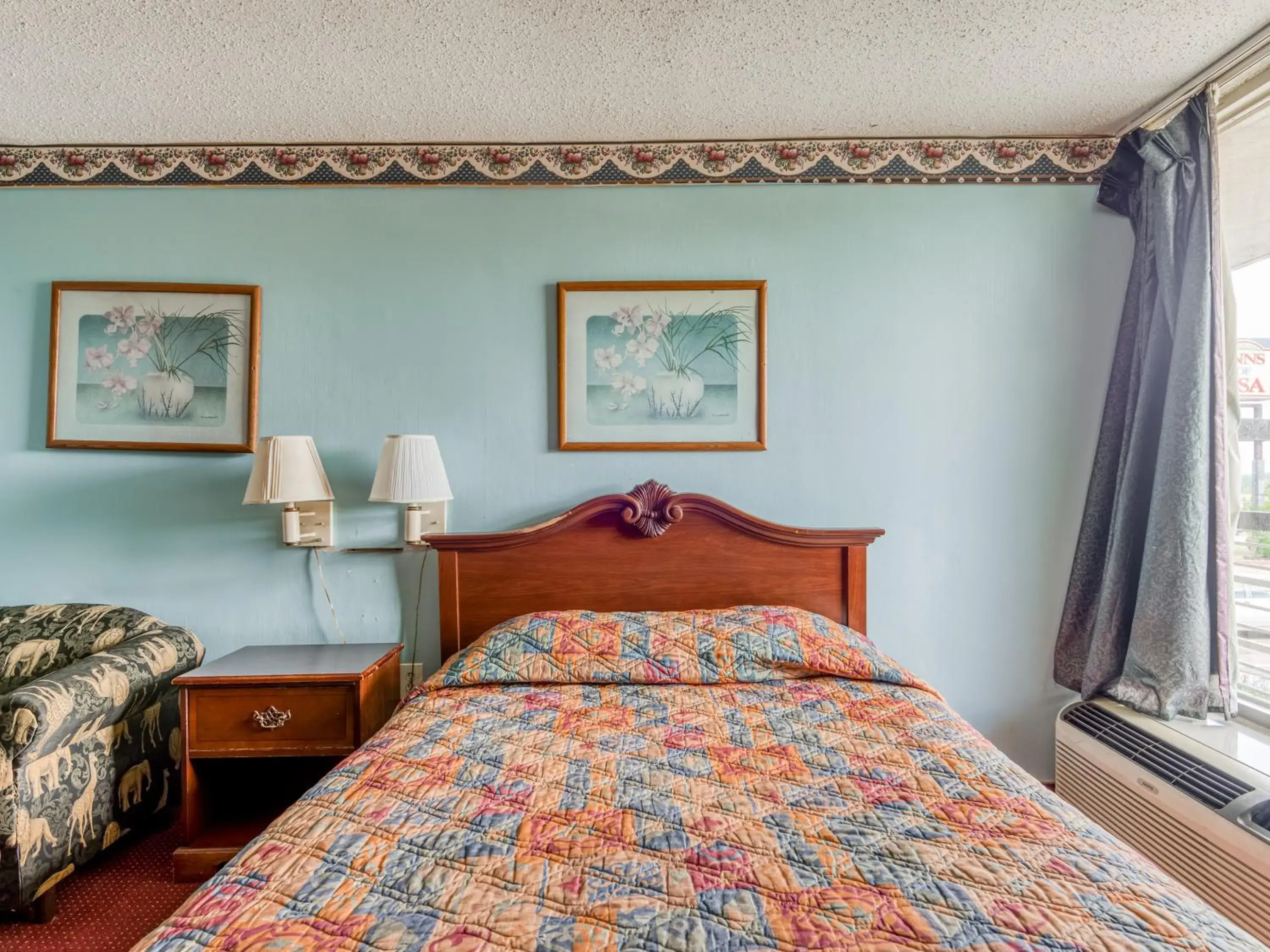 Bedroom, Bed in OYO Hotel Jackson North I-55