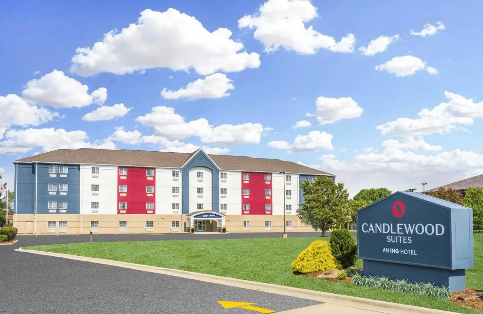 Property Building in Candlewood Suites Ofallon, Il - St. Louis Area, an IHG Hotel