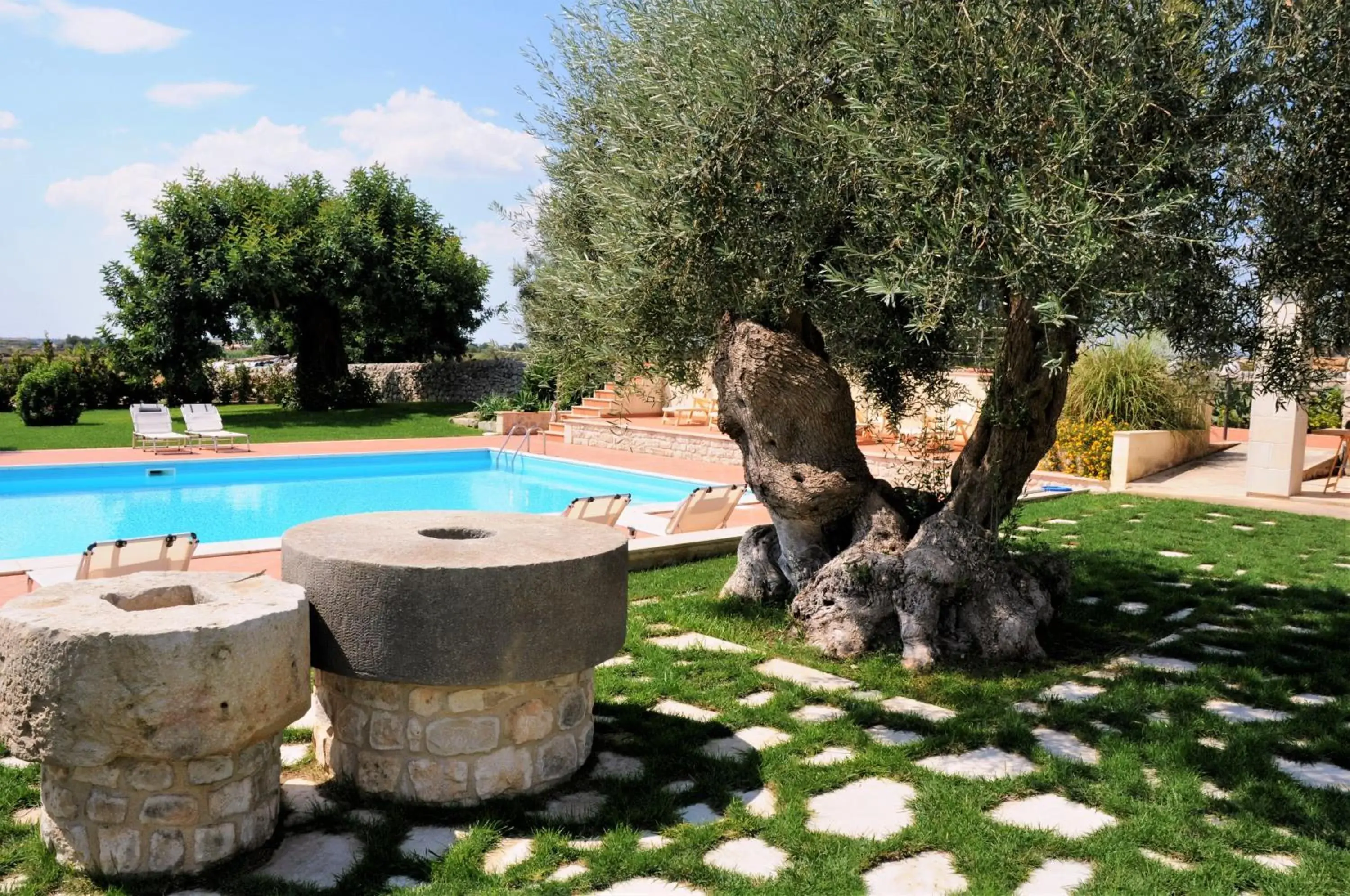 Garden, Swimming Pool in Torre Don Virgilio Country Hotel