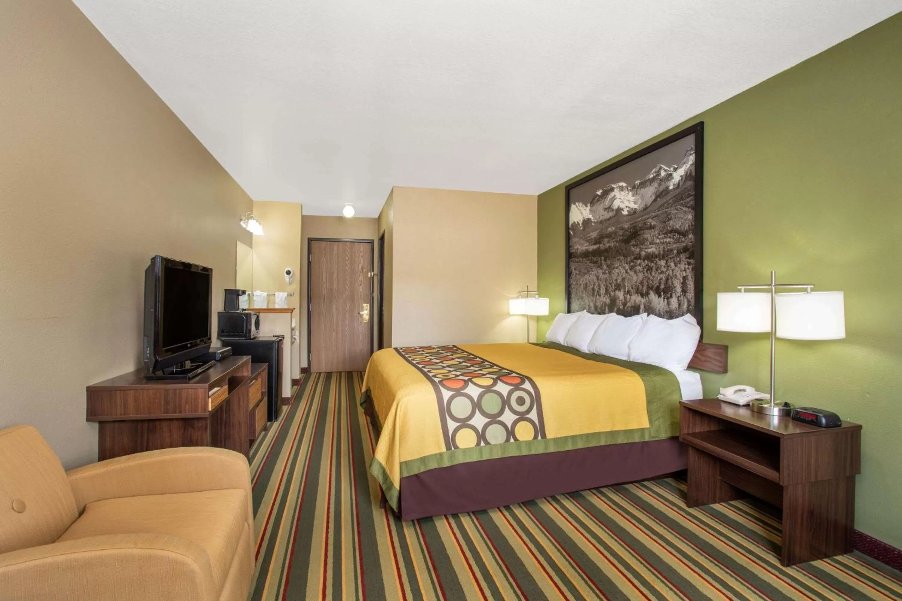 Photo of the whole room, Bed in Super 8 by Wyndham Kremmling