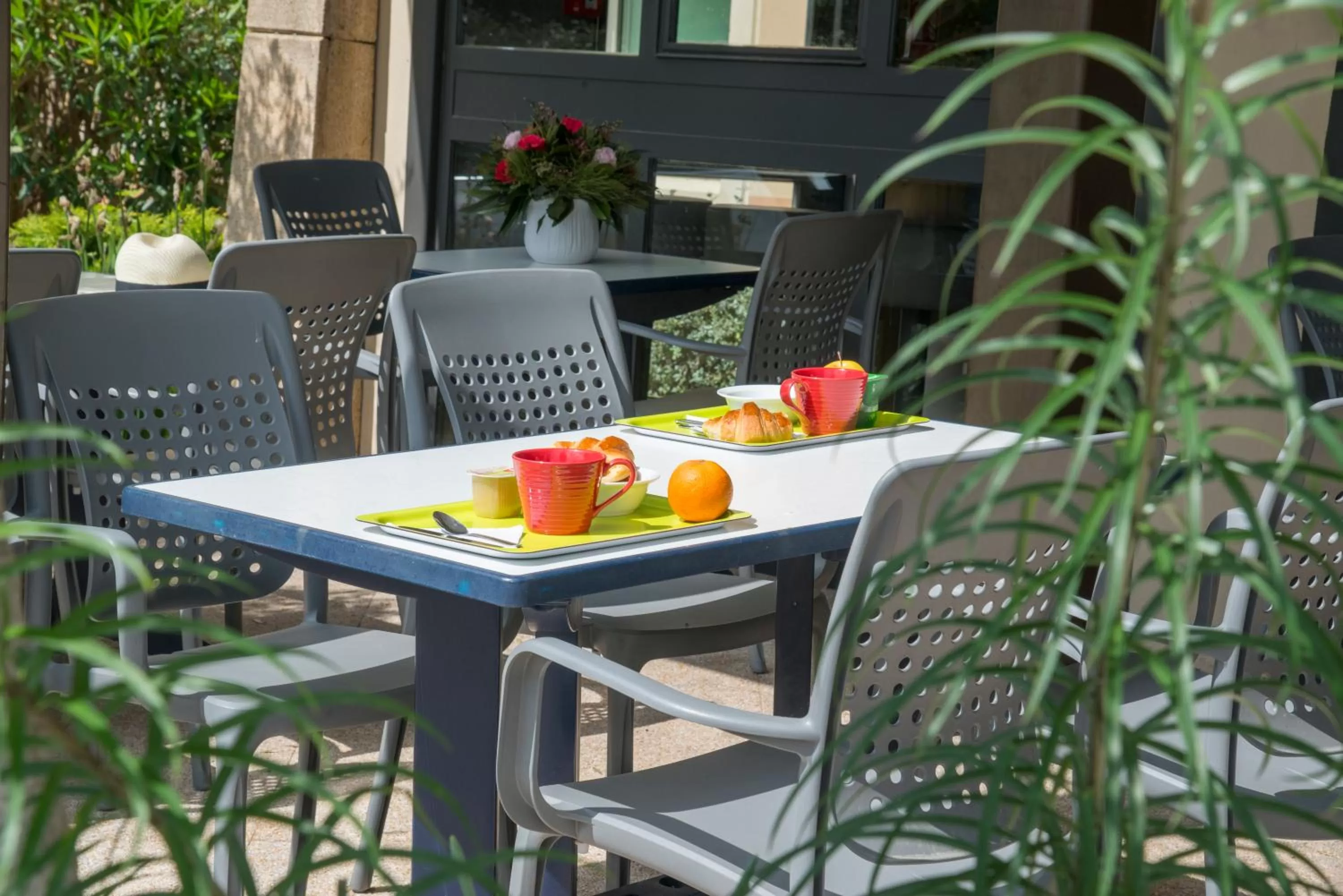 Patio in IBIS Budget Aix en Provence Est Le Canet