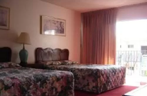 Double Deluxe Queen in Royal Century Hotel at LAX