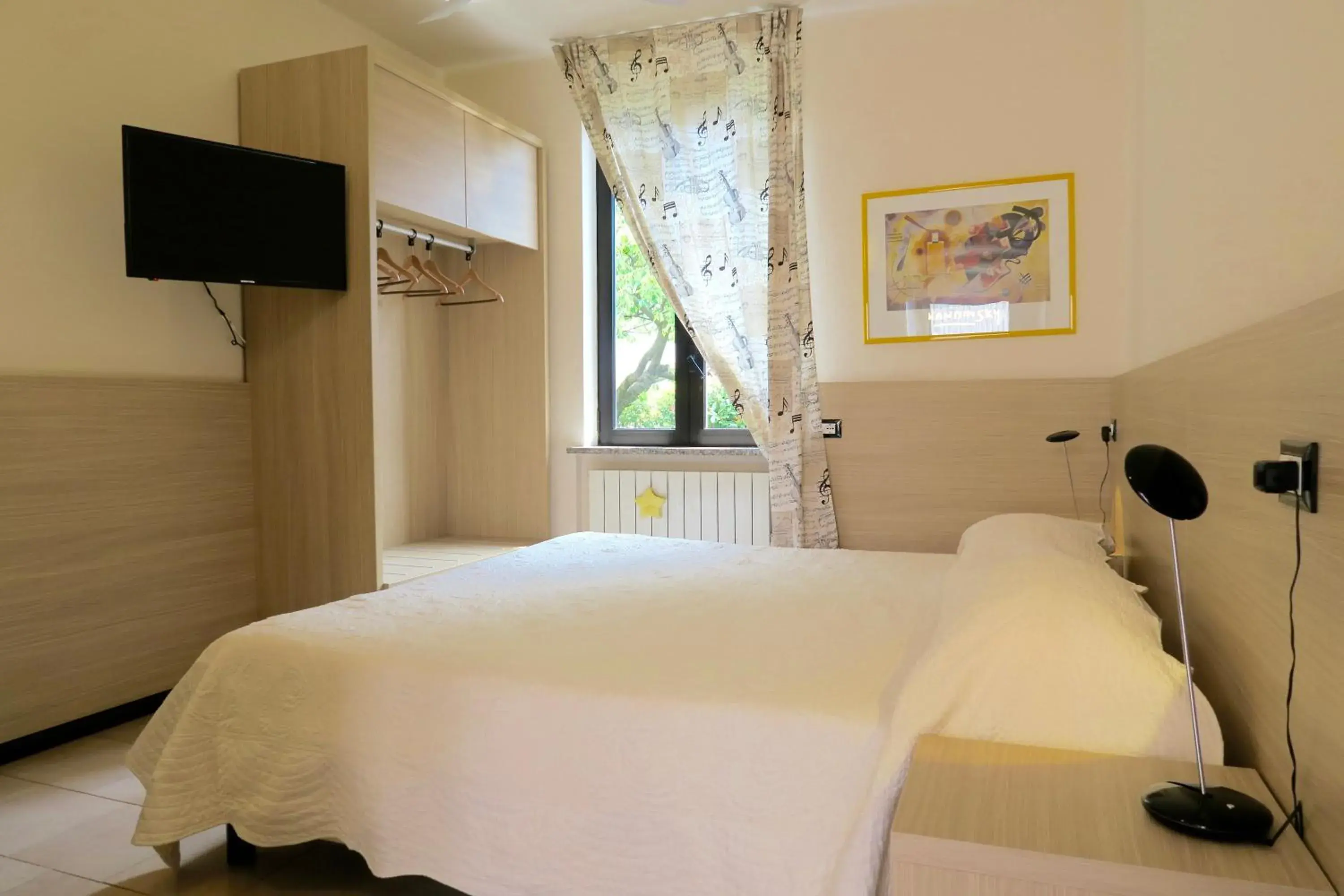 Bedroom, Bed in Albergo Visconti