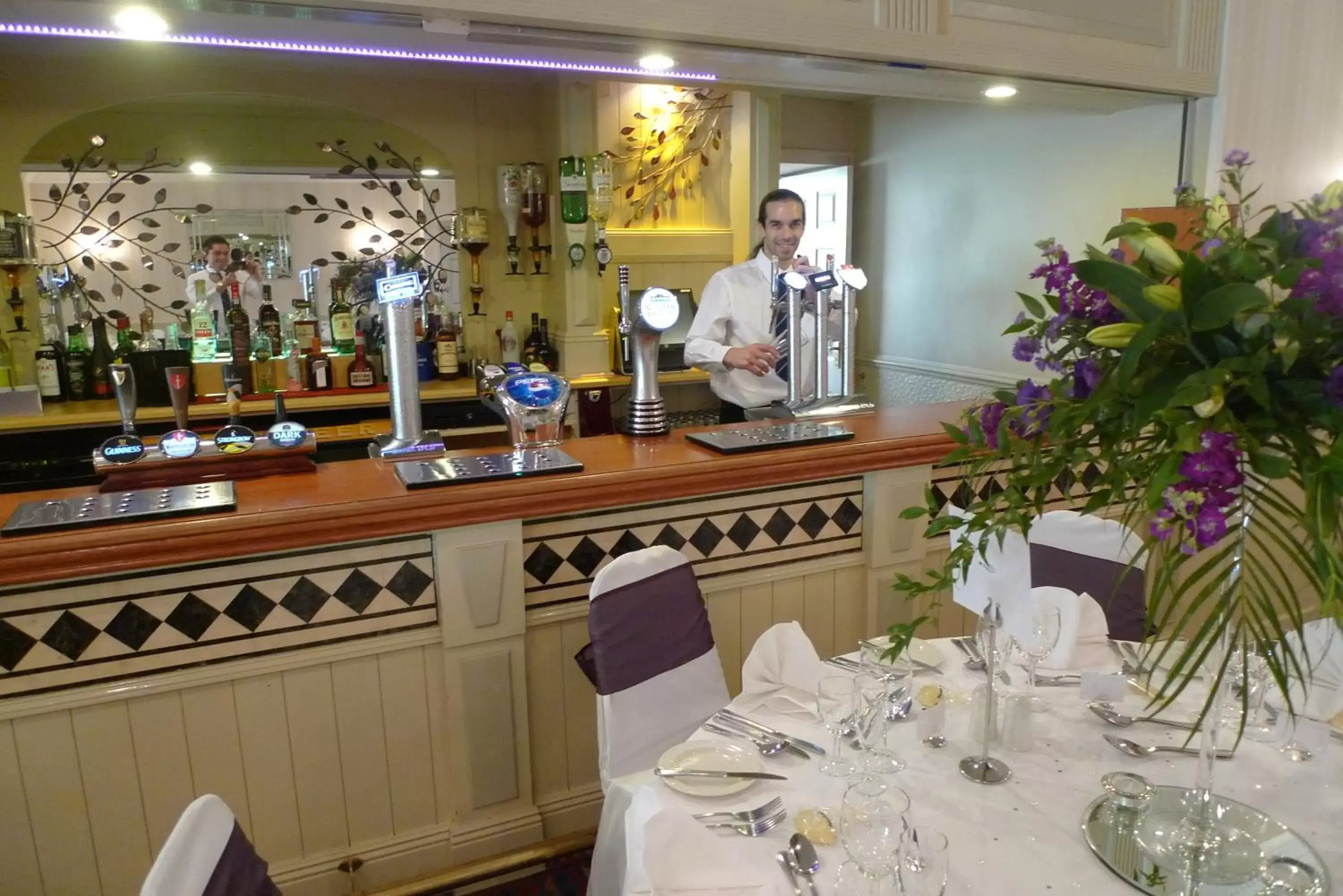 Lounge or bar, Restaurant/Places to Eat in Ashburnham Hotel