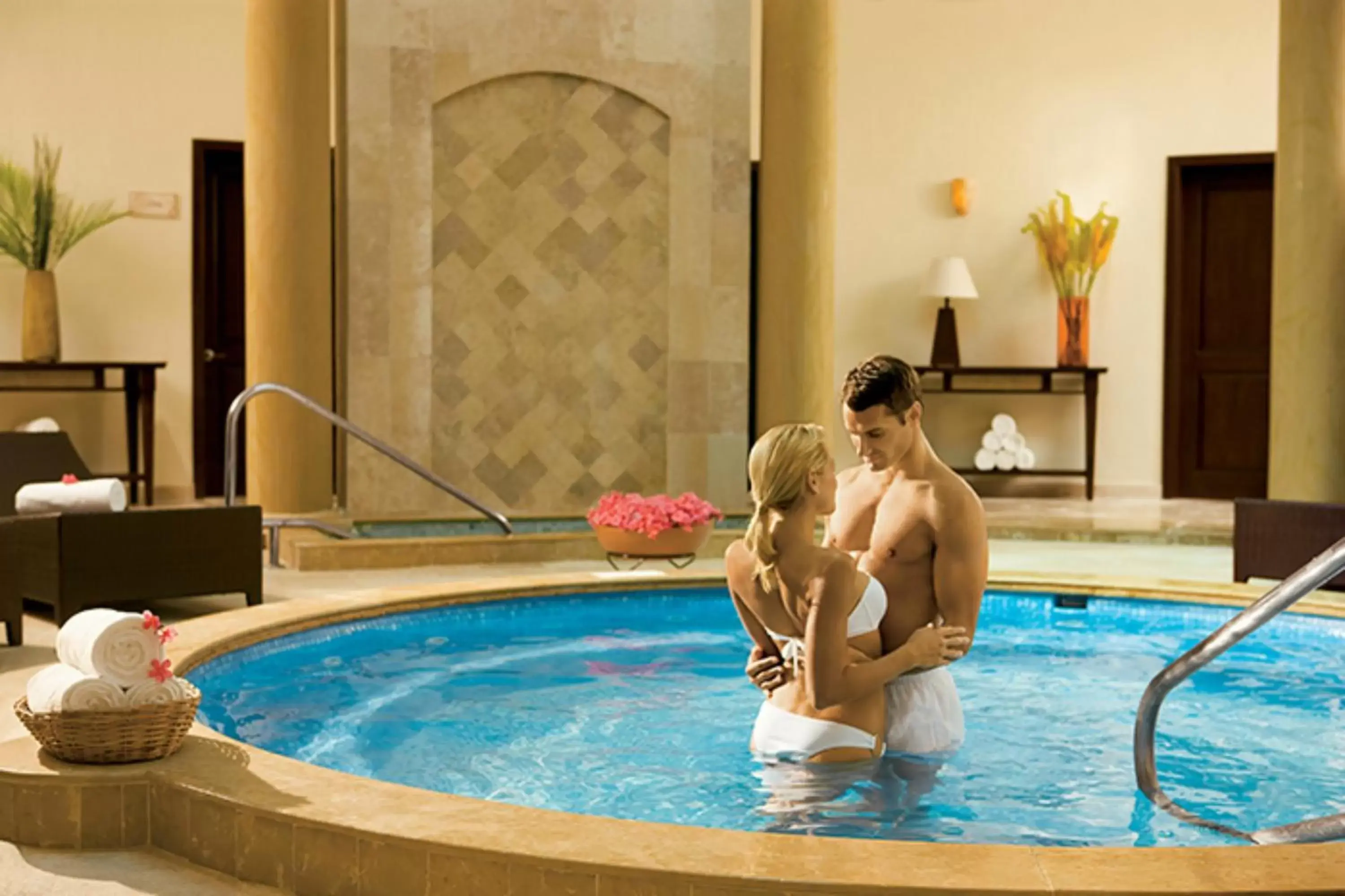 Hot Tub, Swimming Pool in Dreams Tulum Resort & Spa