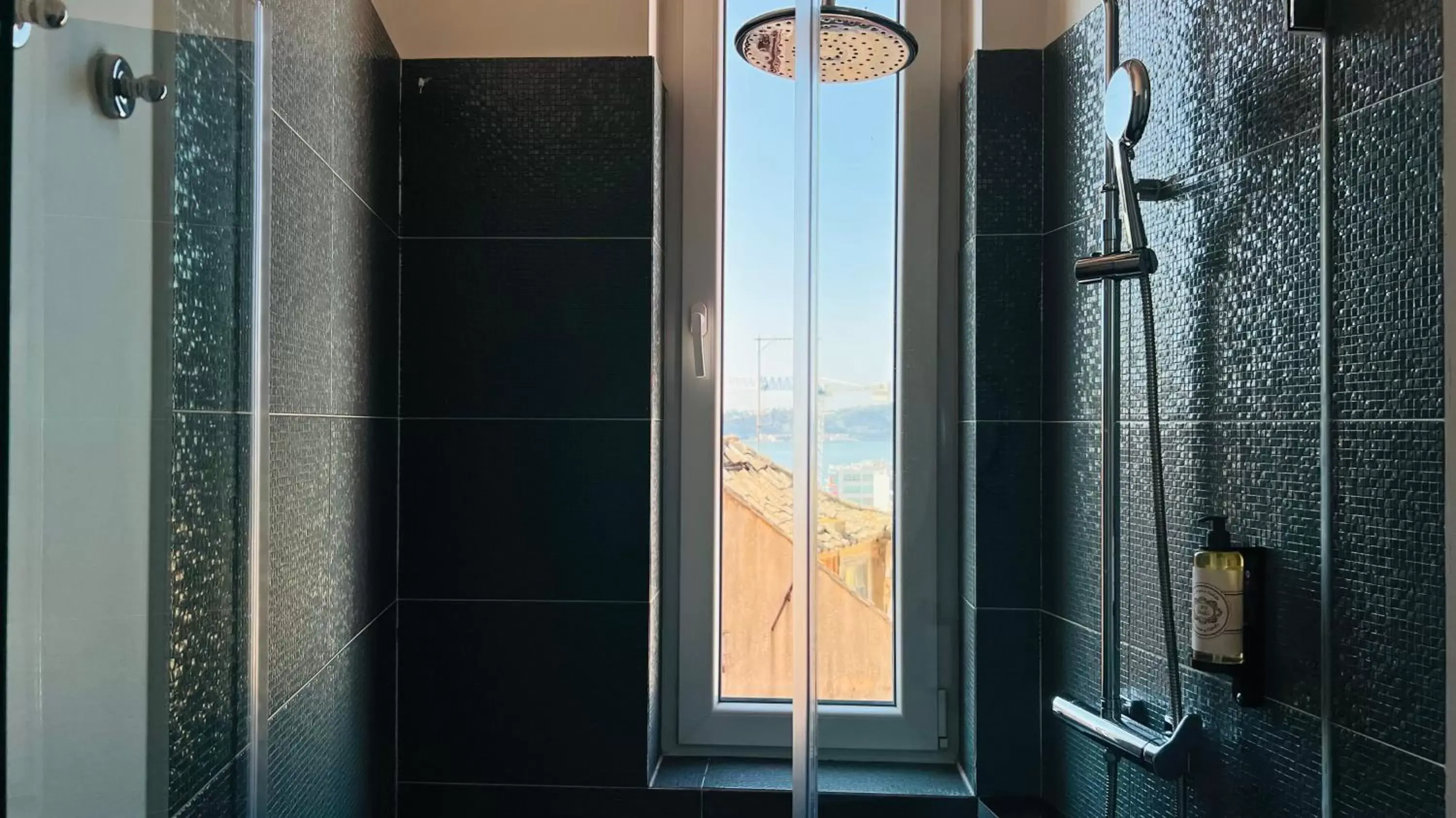 Bathroom in Monte Belvedere Hotel by Shiadu