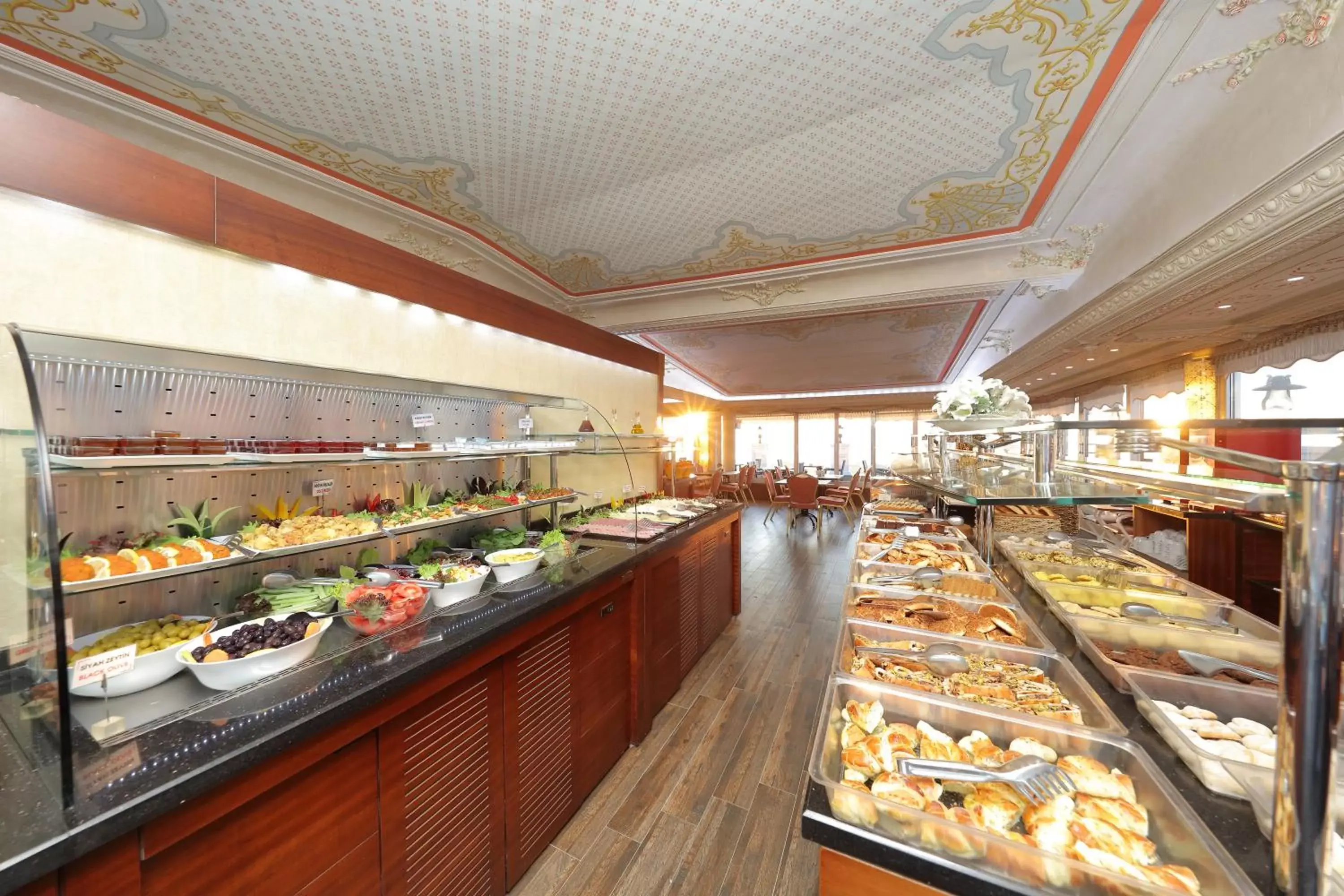 Restaurant/places to eat in Deluxe Golden Horn Sultanahmet Hotel