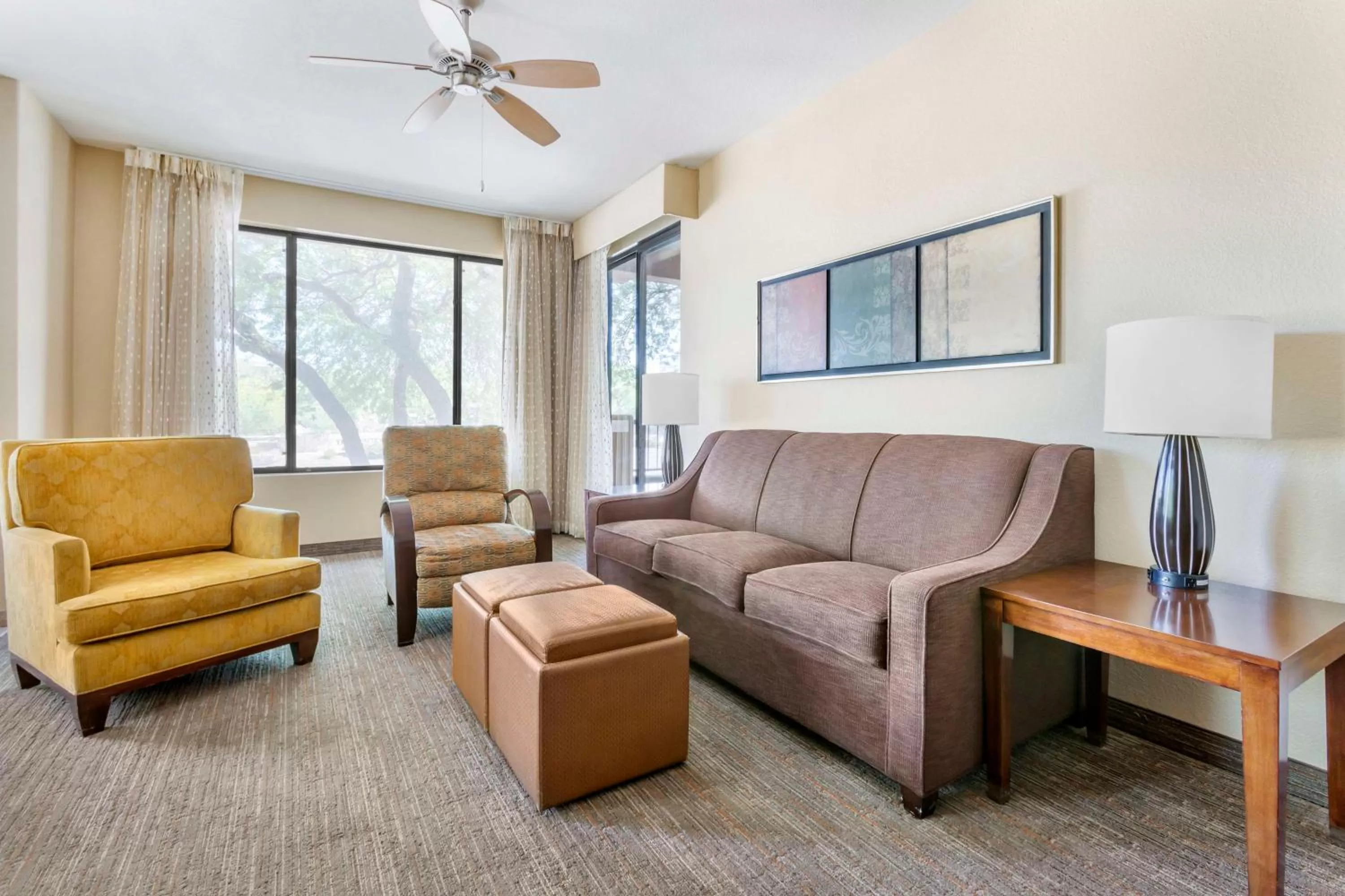 Living room in Hilton Vacation Club Scottsdale Links Resort