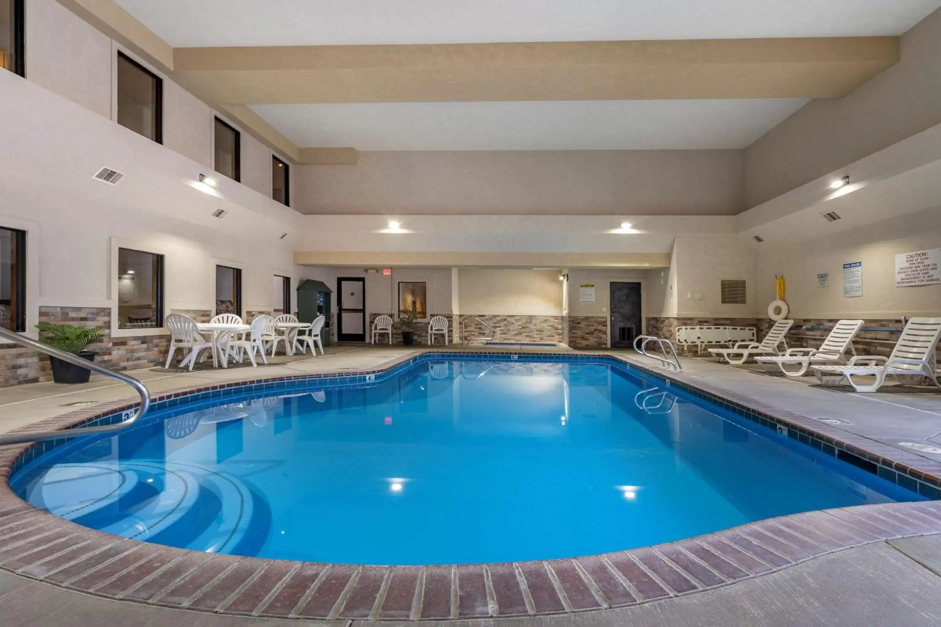 Pool view, Swimming Pool in Best Western Desert Inn