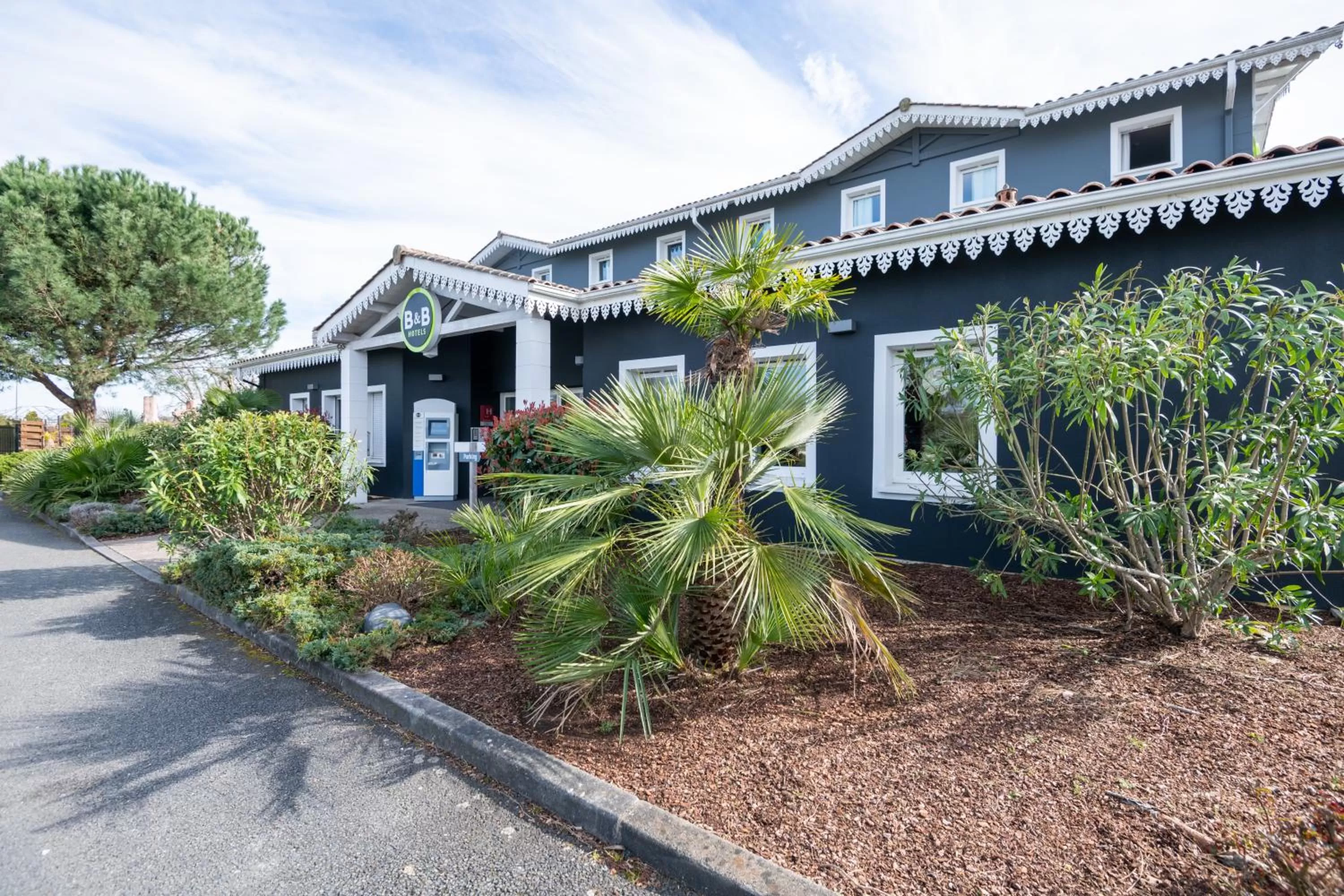 Property building in B&B HOTEL Bordeaux Mérignac Aéroport