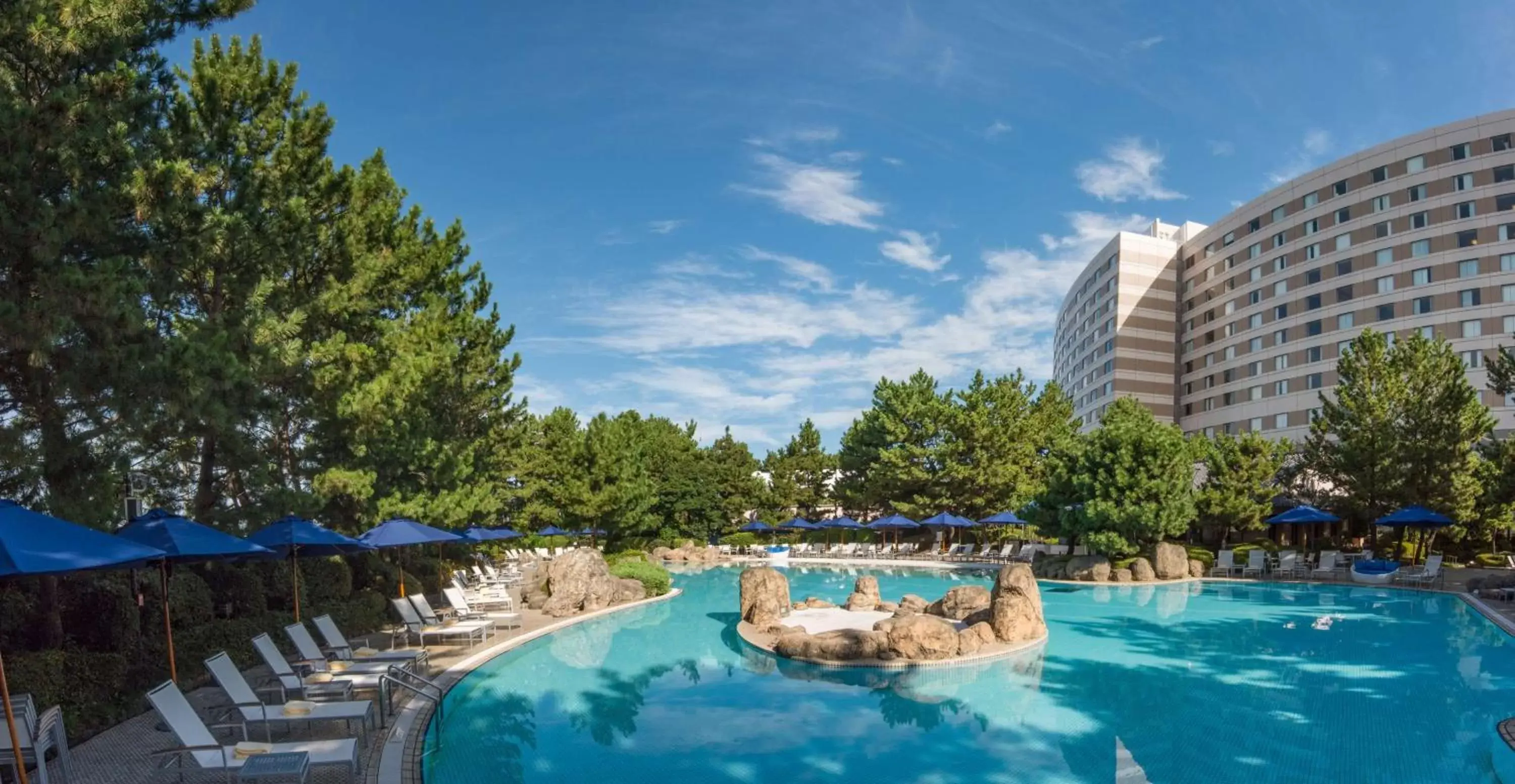 Swimming Pool in Hilton Tokyo Bay