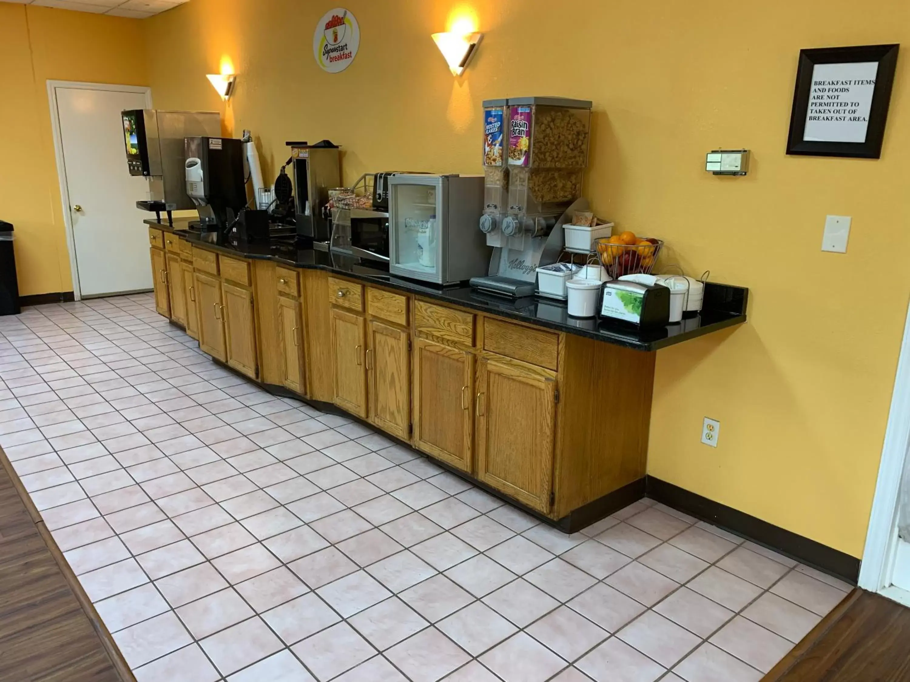 Breakfast in Super 8 by Wyndham Gaffney Breakfast in Super 8 by Wyndham Gaffney