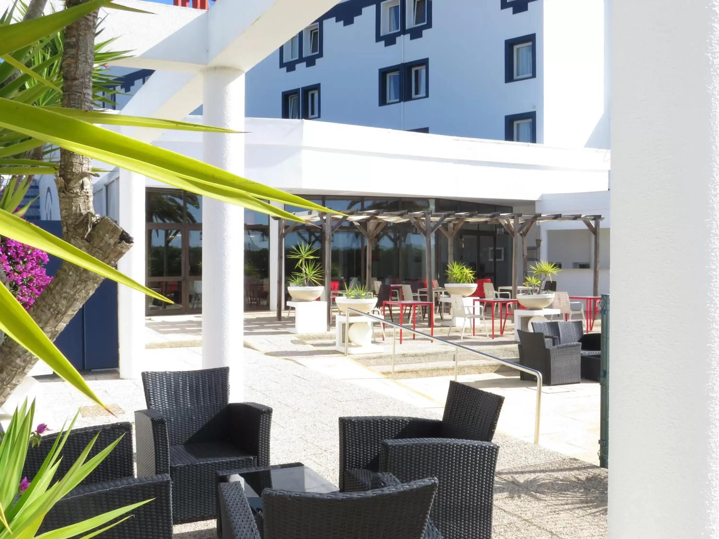 Property building in Hotel ibis Faro Algarve