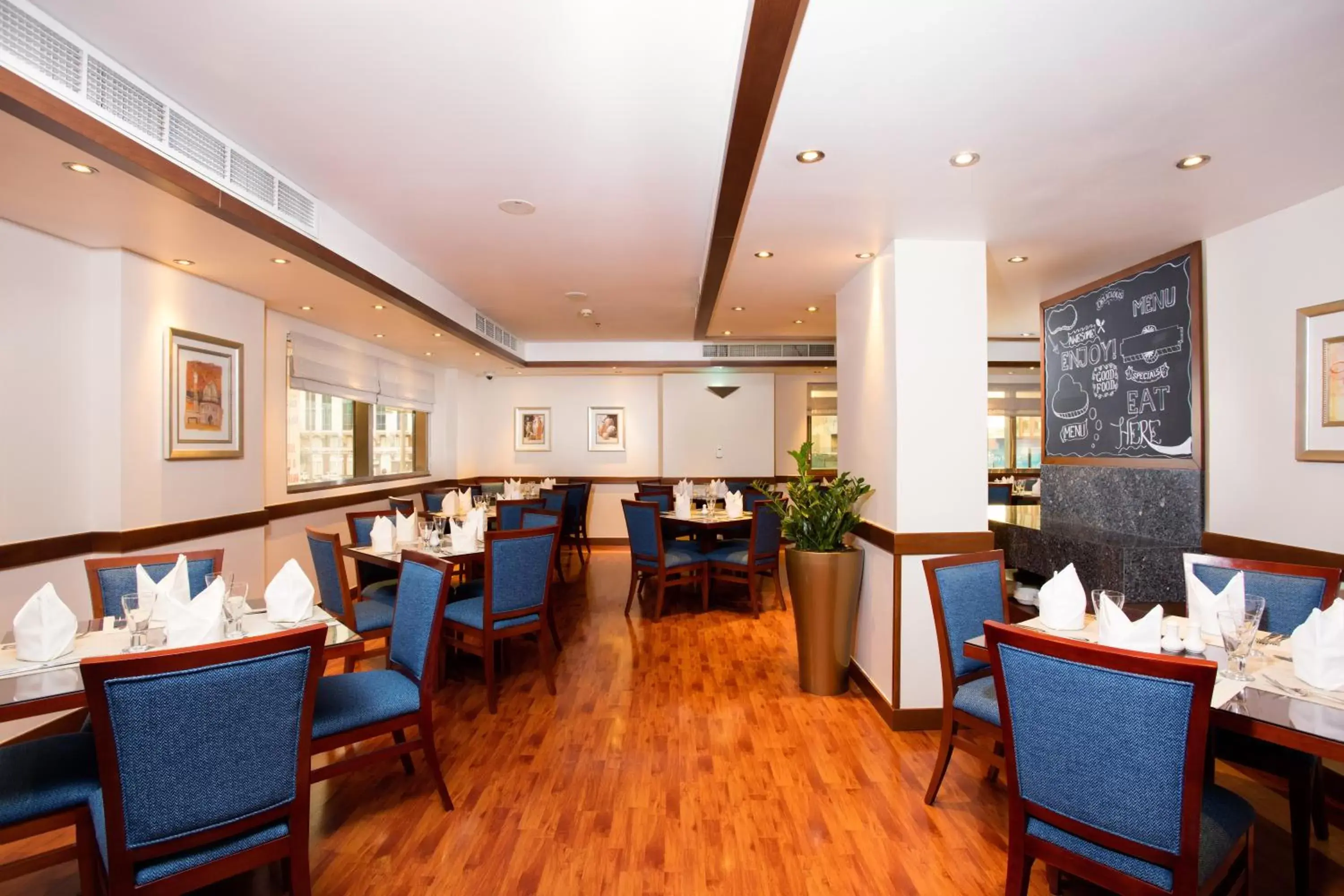 Restaurant/places to eat in Al Rawda Arjaan by Rotana, Abu Dhabi Restaurant/places to eat in Al Rawda Arjaan by Rotana, Abu Dhabi