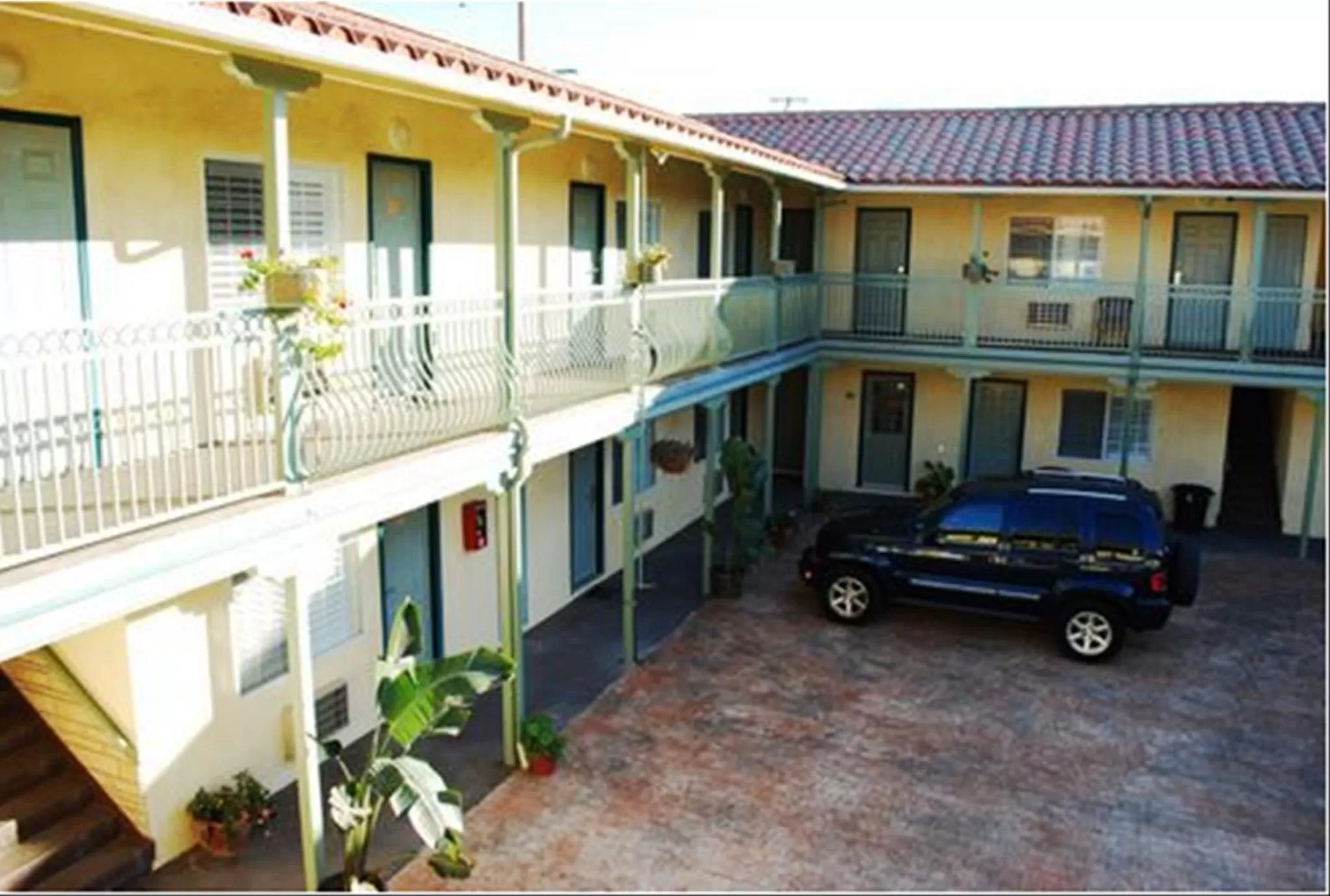 Property building in Bella Capri Inn and Suites