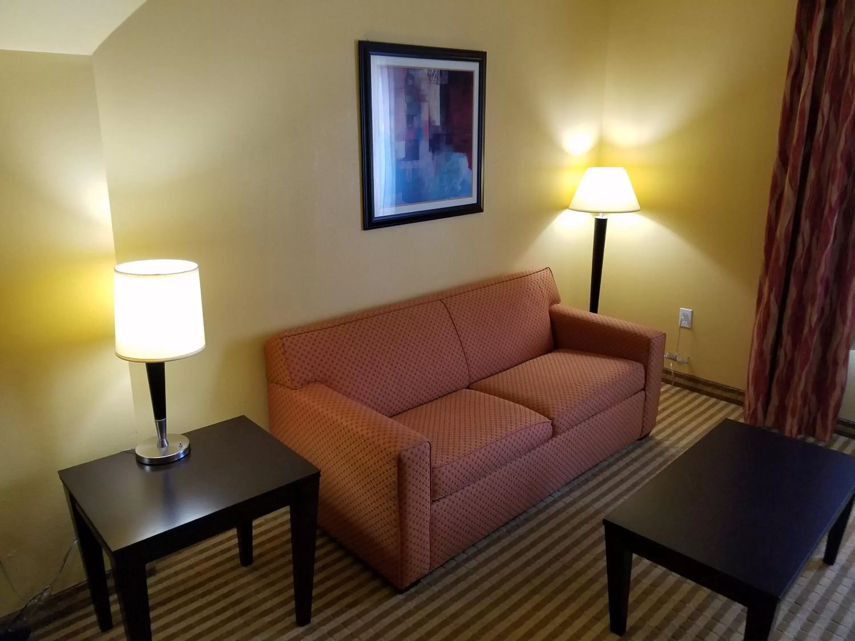 Seating Area in La Quinta by Wyndham Atlanta Union City