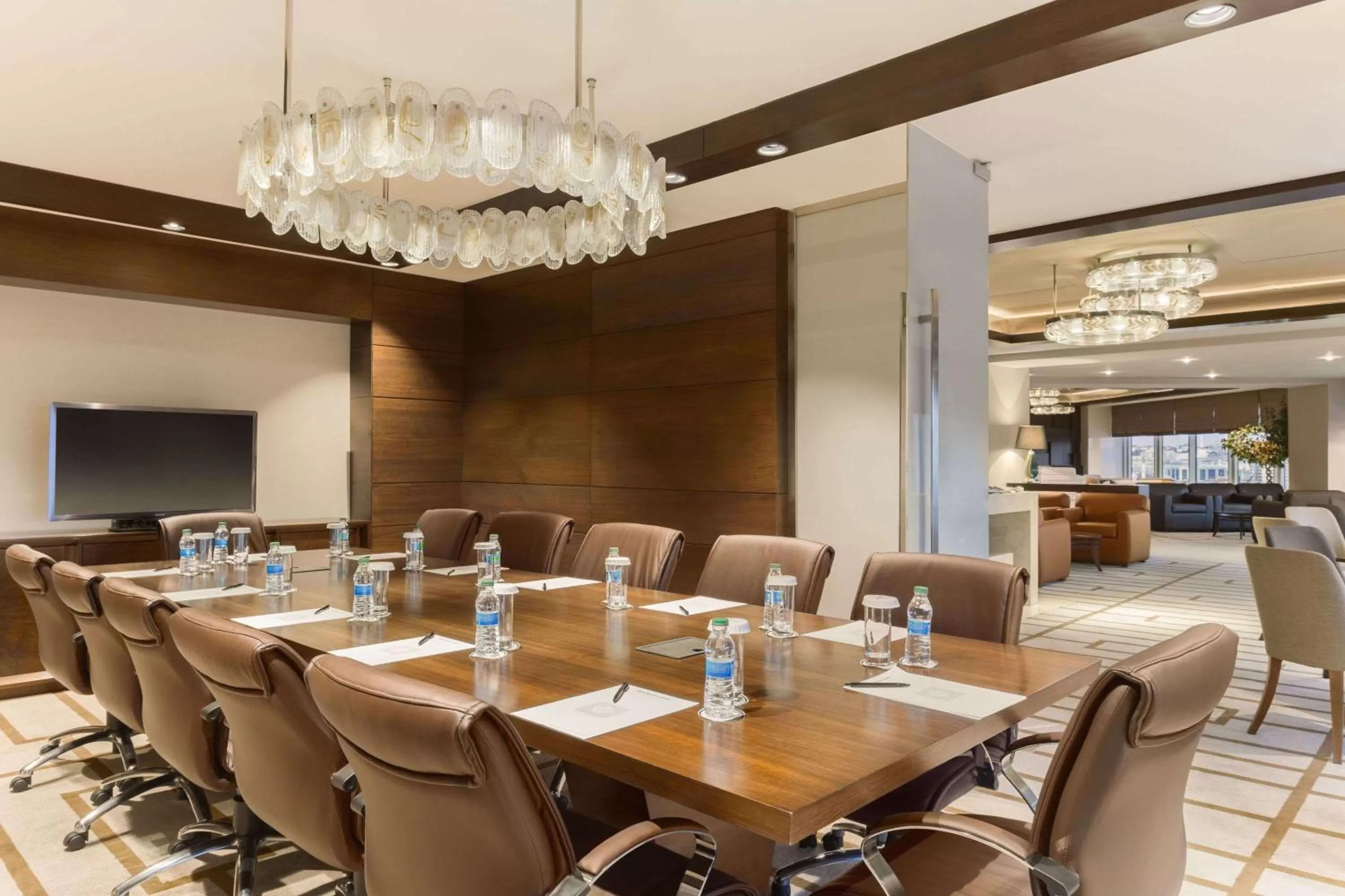 Lounge or bar in Wyndham Grand Istanbul Europe