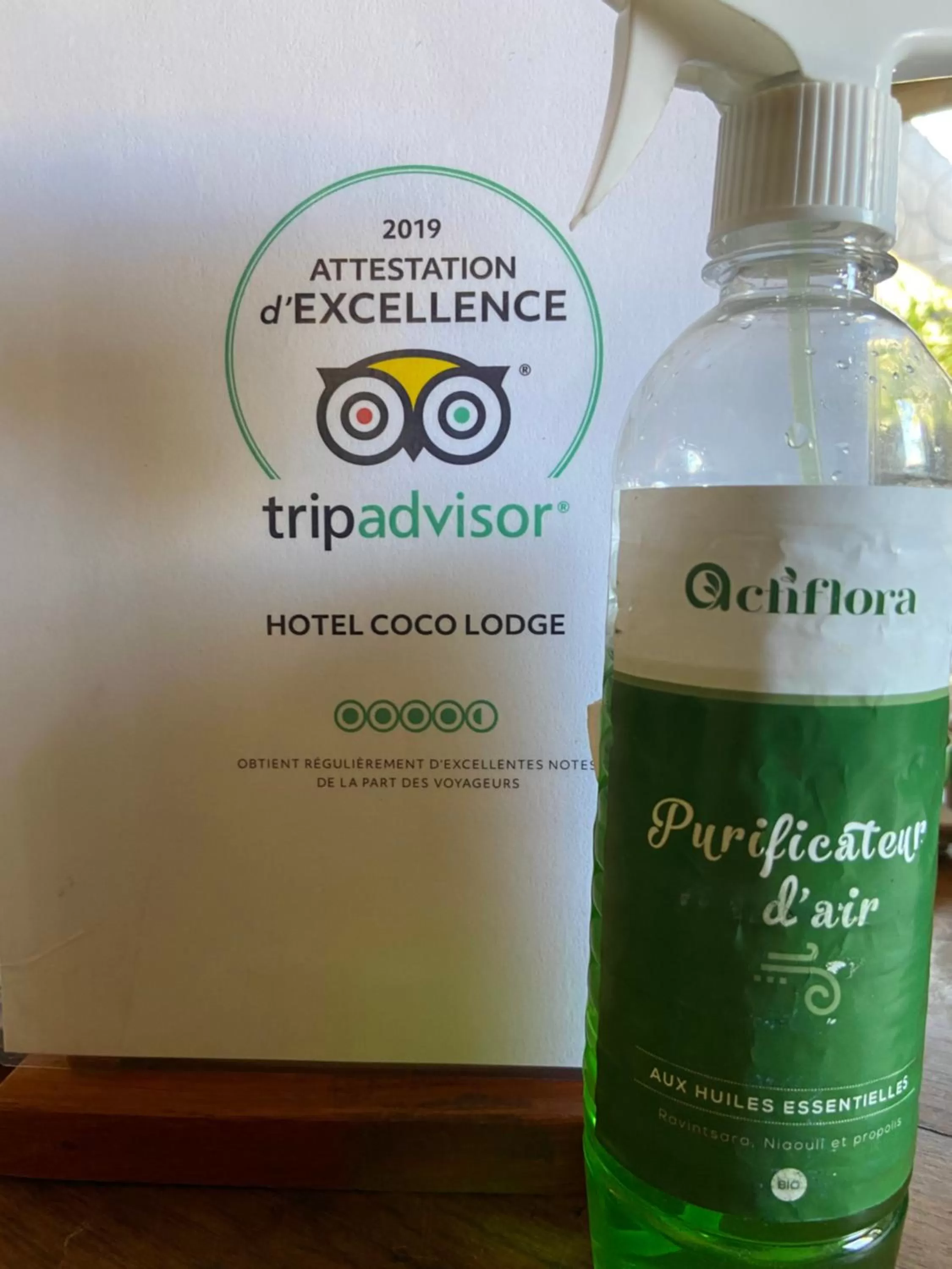 Logo/Certificate/Sign in Hôtel Restaurant Coco Lodge Majunga