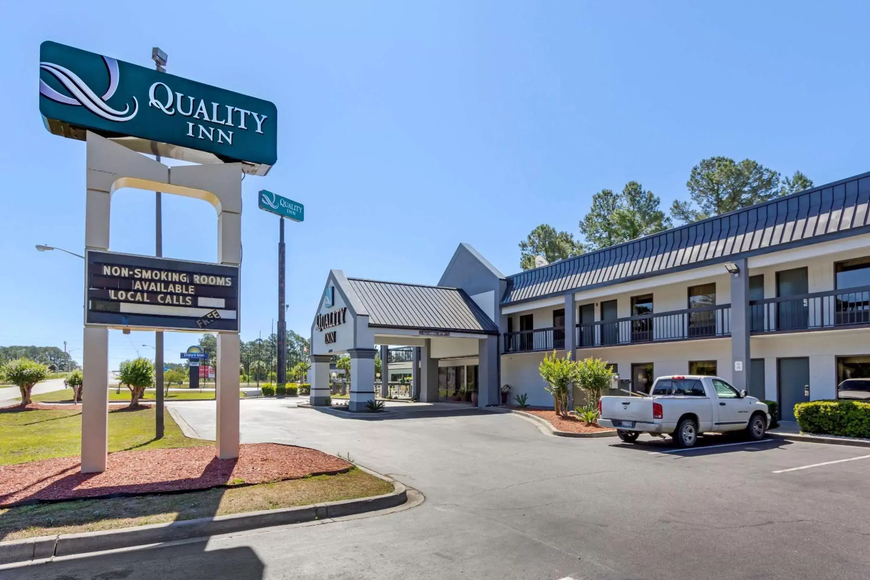 Property Building in Quality Inn Walterboro