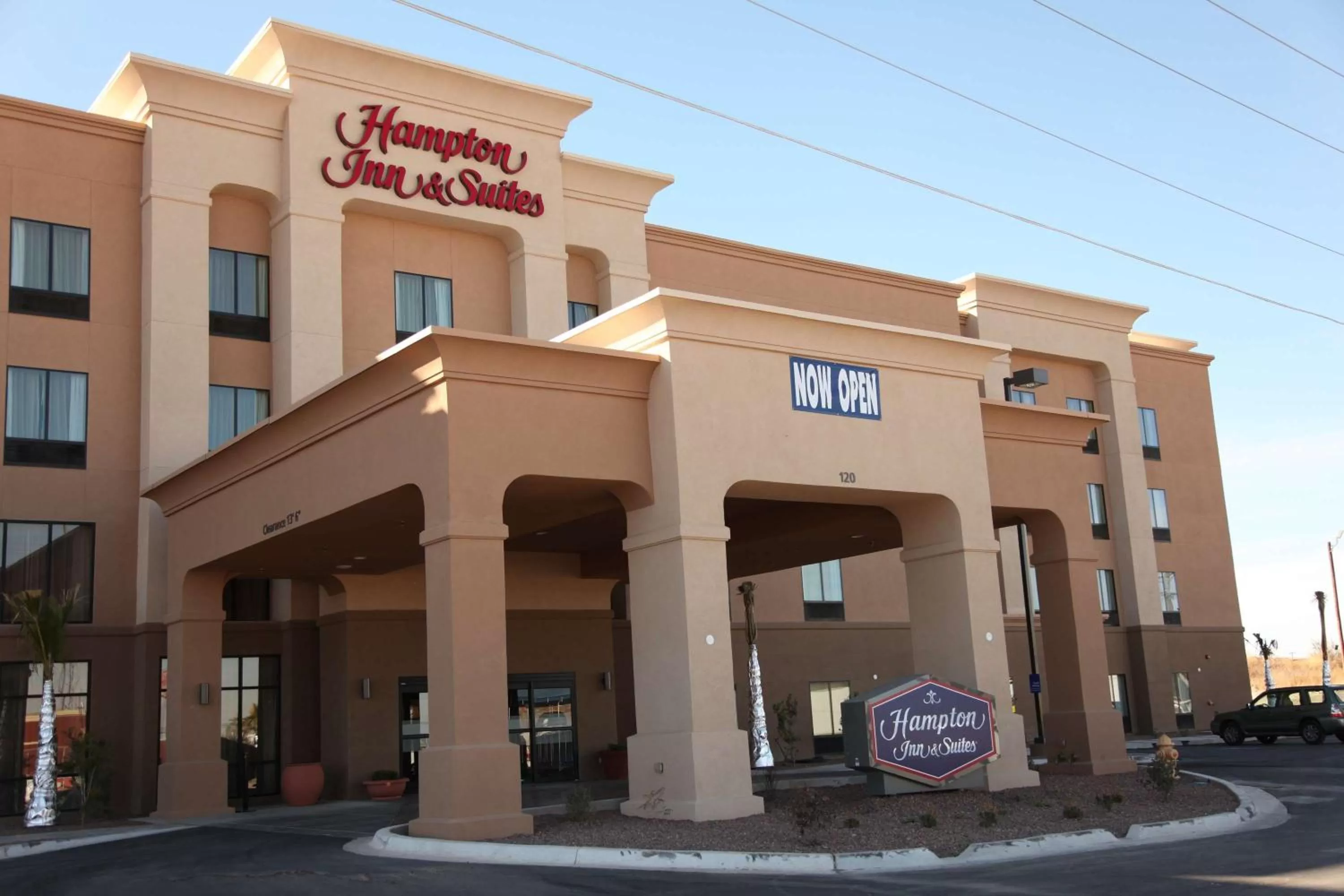 Property building in Hampton Inn & Suites Carlsbad