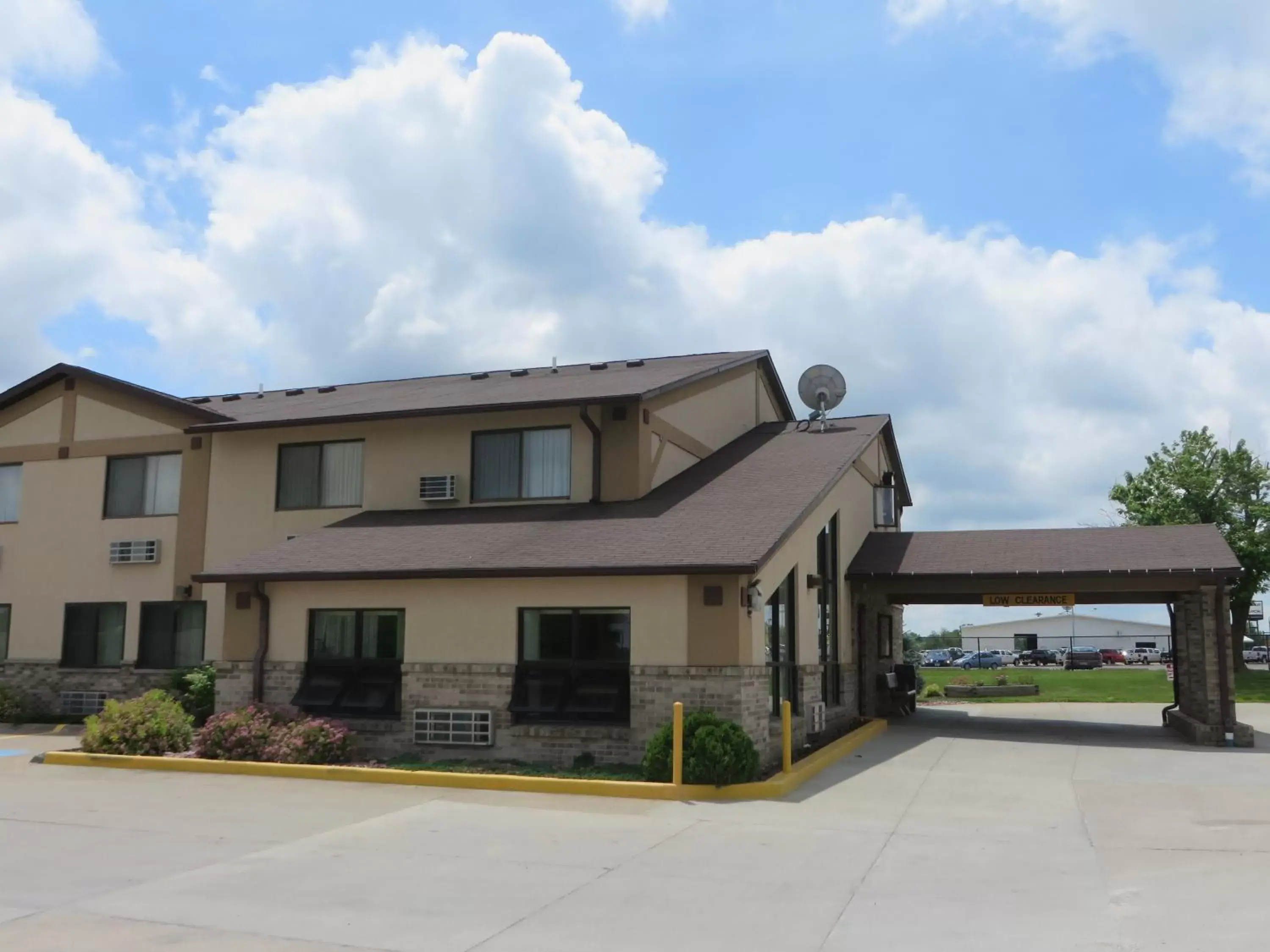 Property Building in Super 8 by Wyndham Centerville