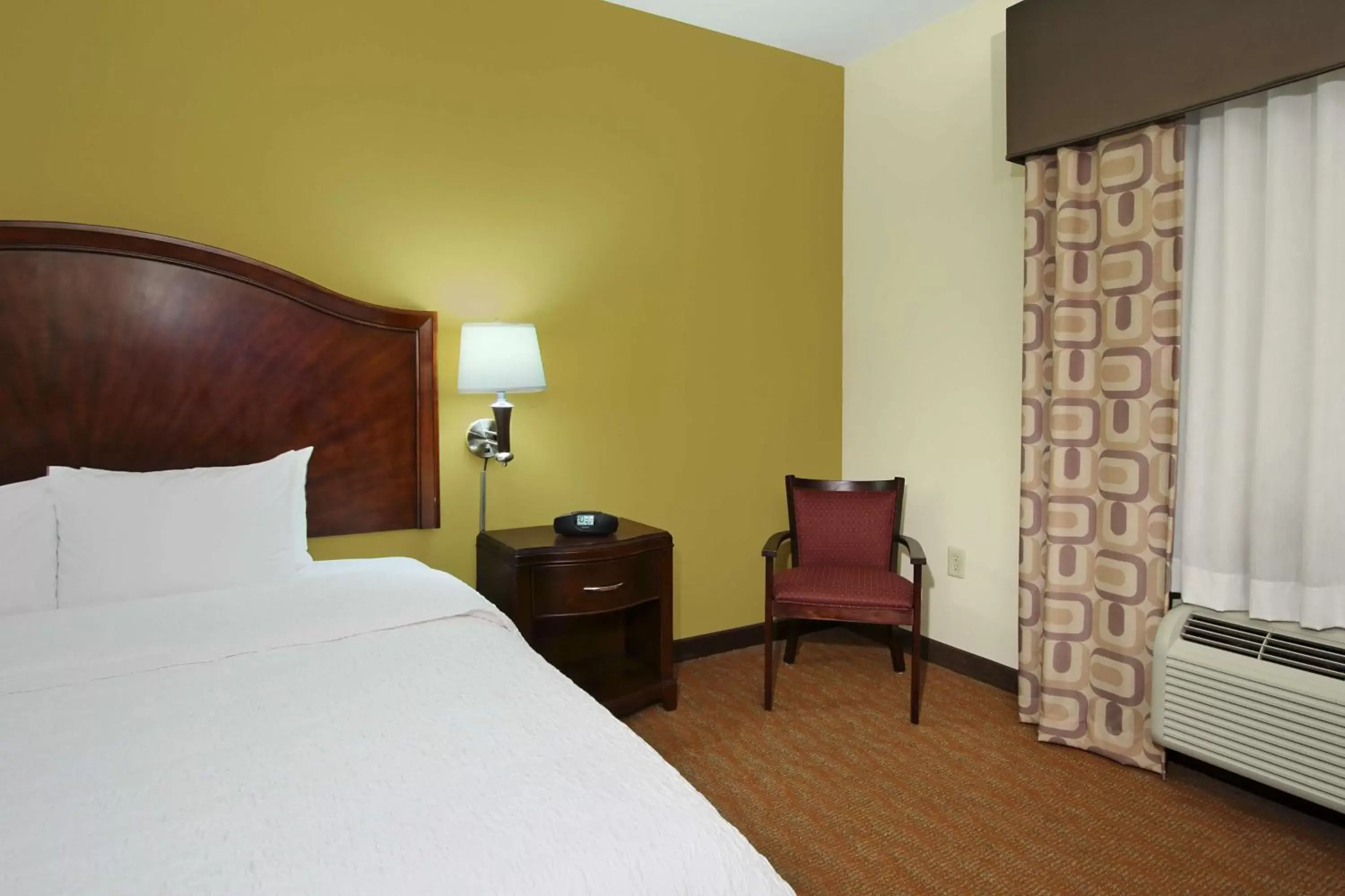 Bed in Hampton Inn & Suites Conroe I 45 North