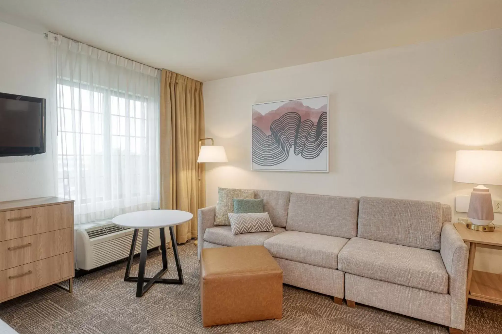 Photo of the whole room, Seating Area in Staybridge Suites Allentown Airport Lehigh Valley, an IHG Hotel