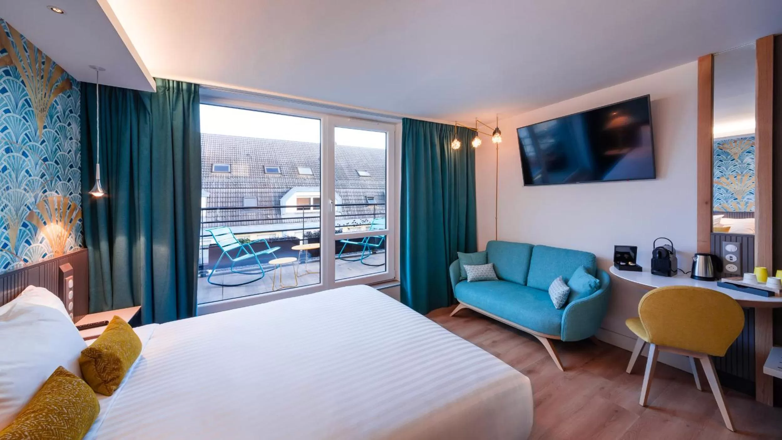 Balcony/Terrace, Bed in voco Strasbourg Centre - The Garden by IHG