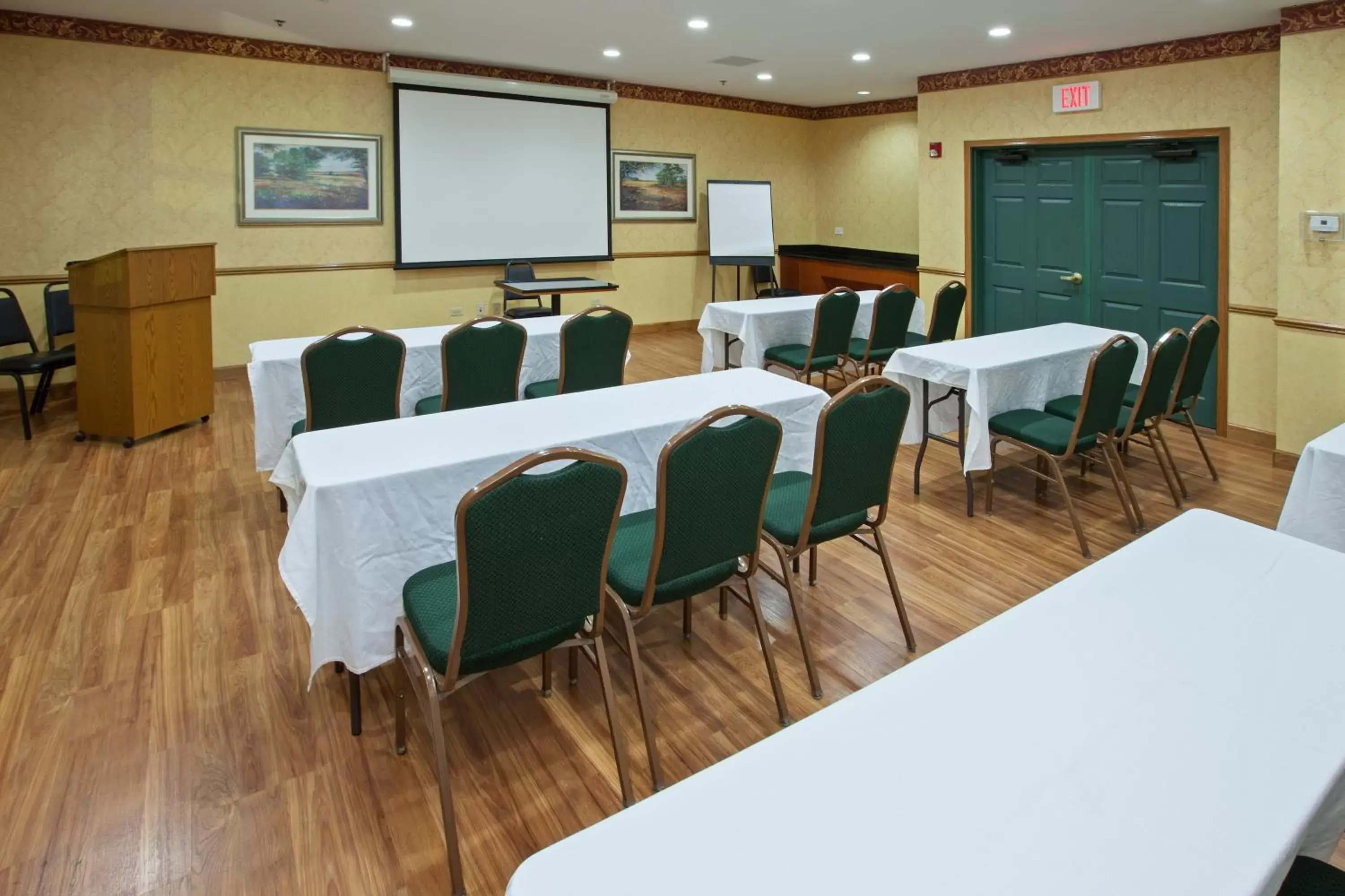 Business facilities in Country Inn & Suites by Radisson, Chicago O Hare Airport