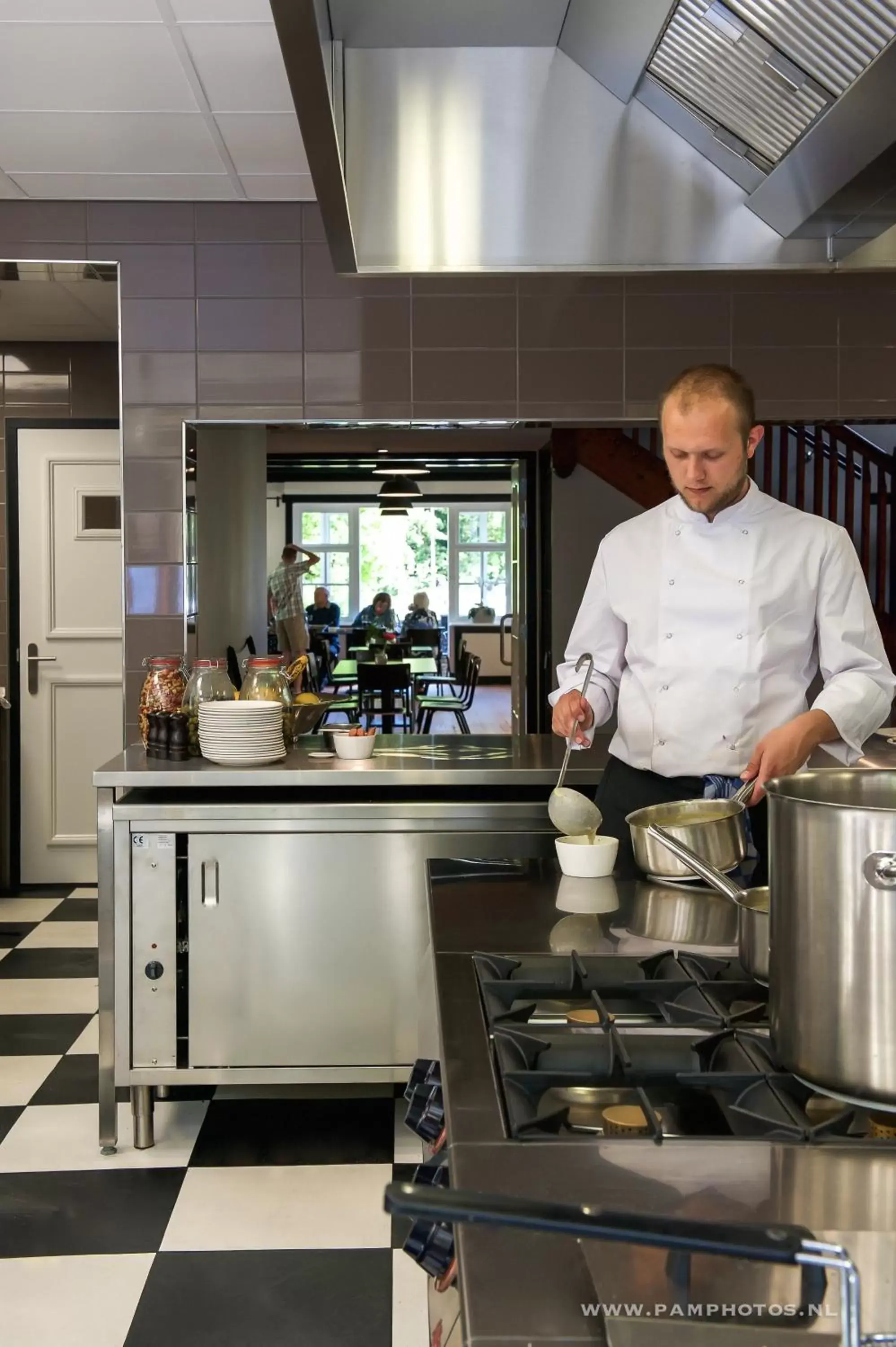Staff, Kitchen/Kitchenette in Hotel Huize Koningsbosch
