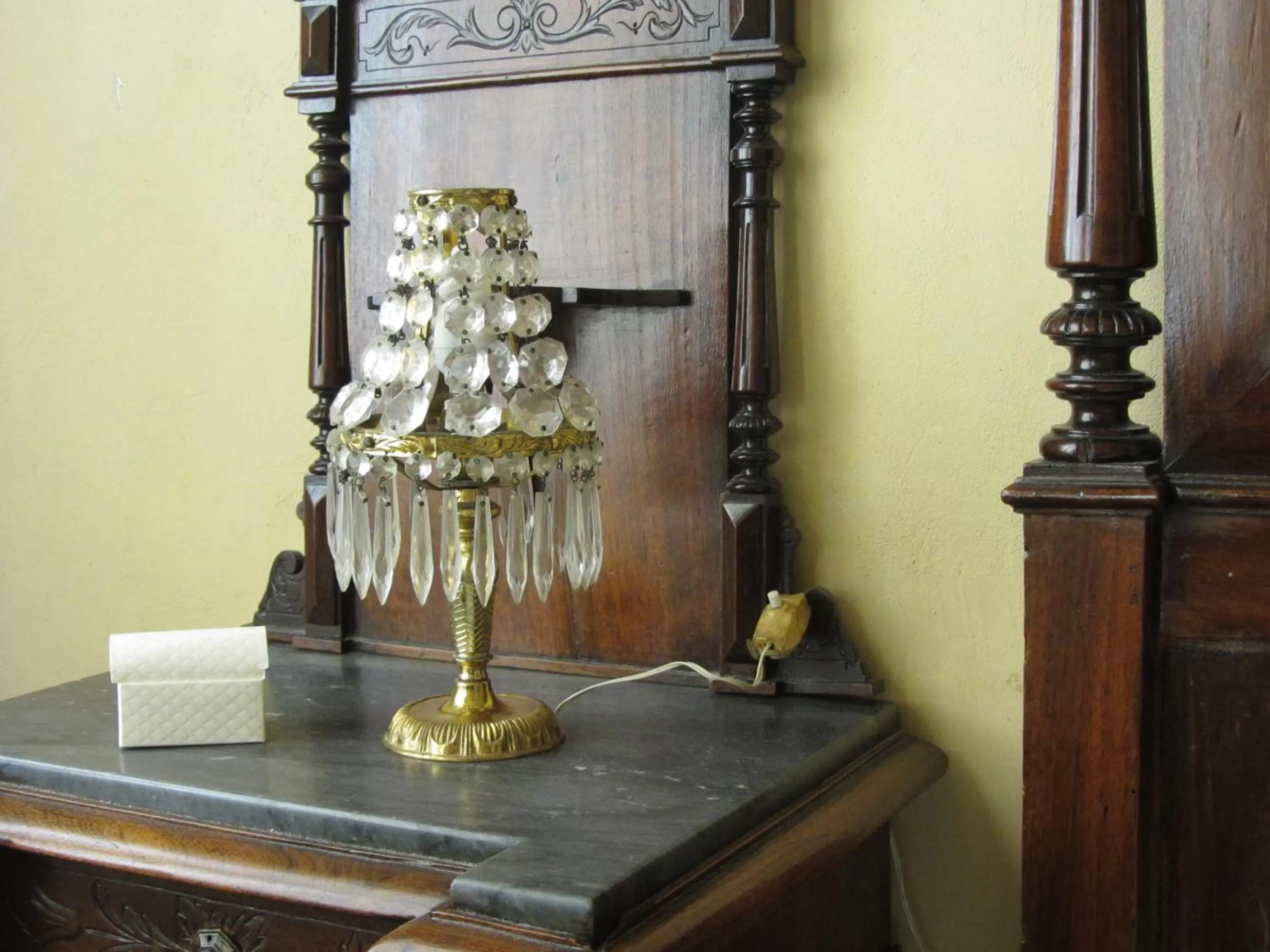 Decorative detail in Relais Centro Storico