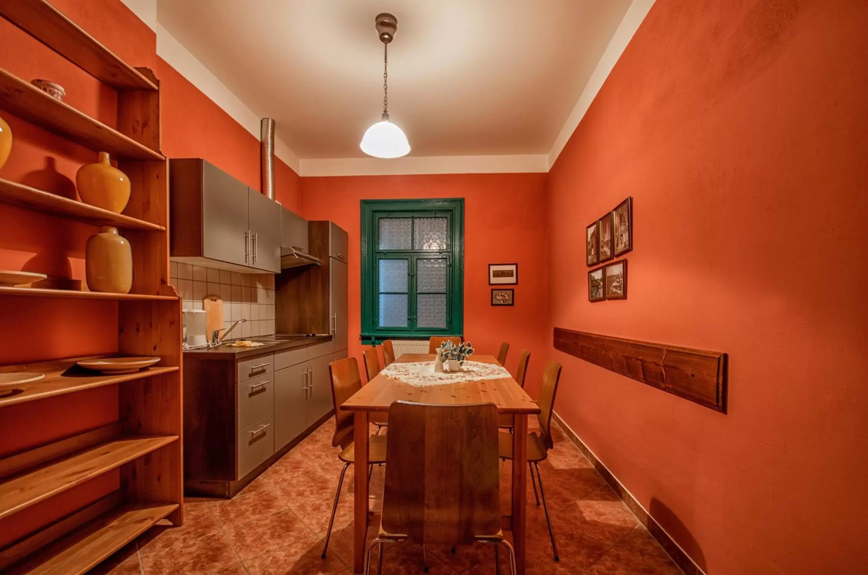 Photo of the whole room, Dining Area in Hotel zur Henne