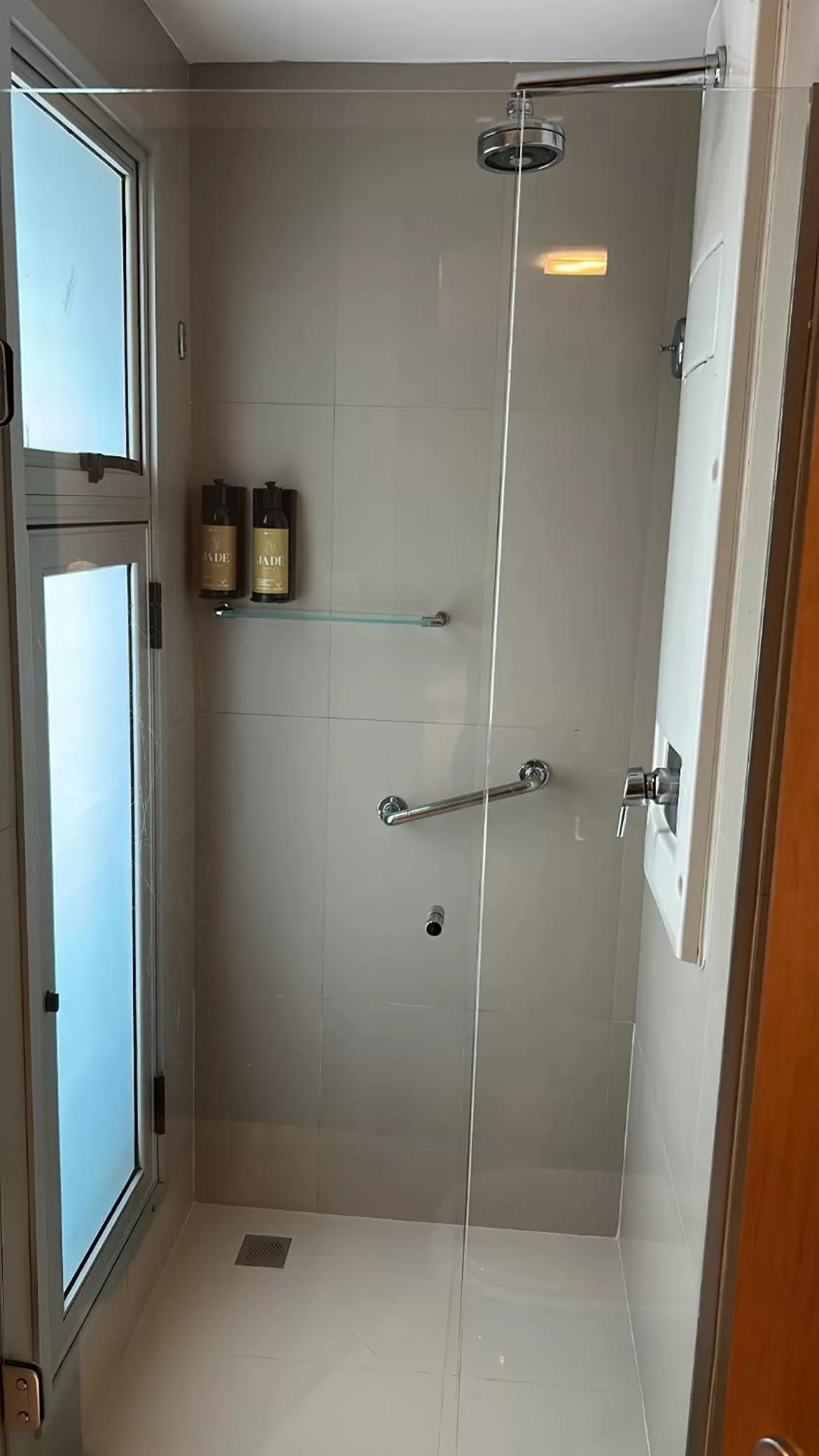 Shower in Jade Hotel Brasília