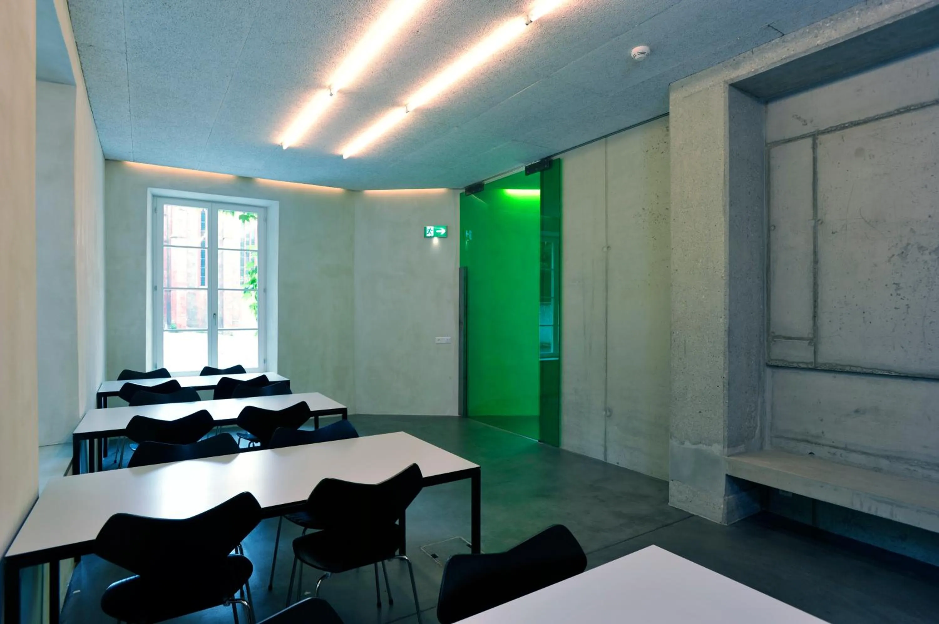 Communal lounge/ TV room in Basel Youth Hostel