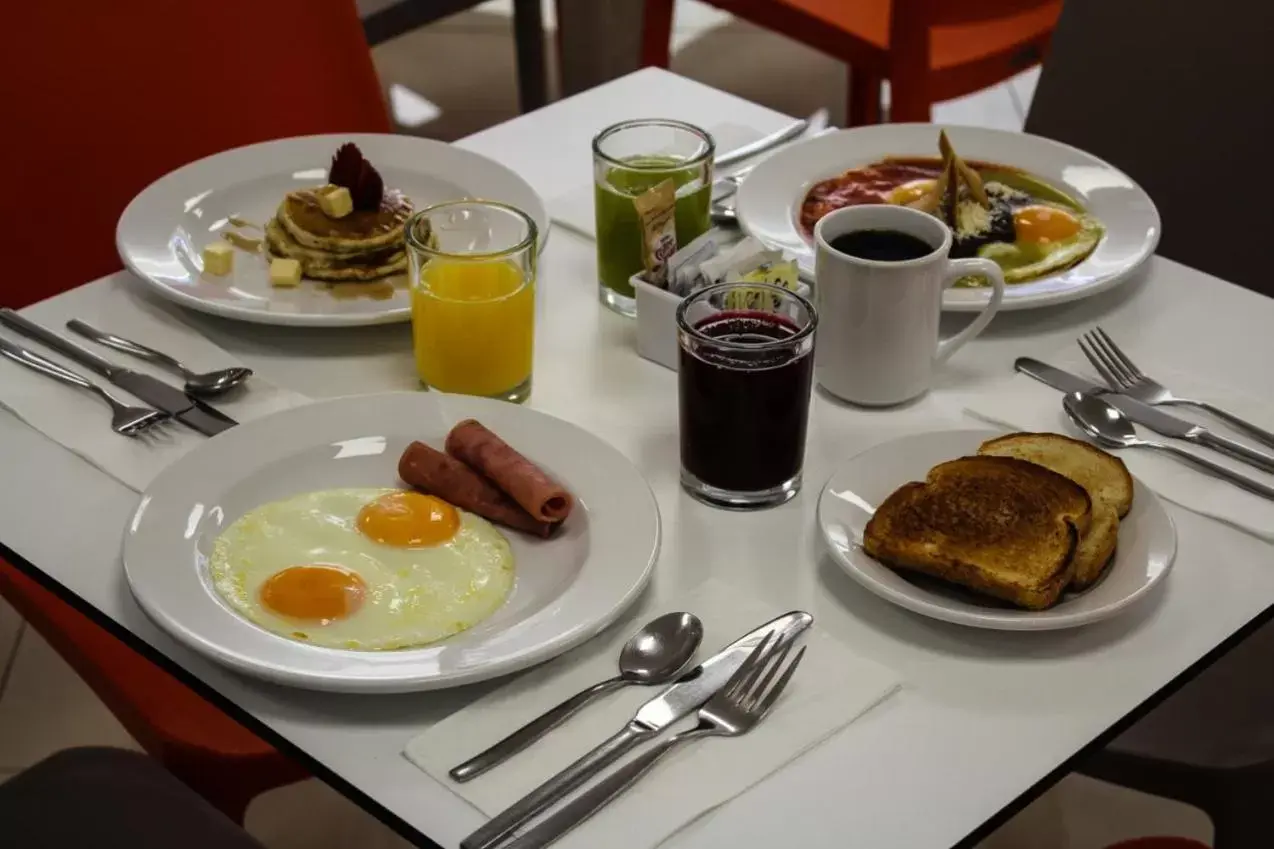 Breakfast in Hotel Star Express Puebla