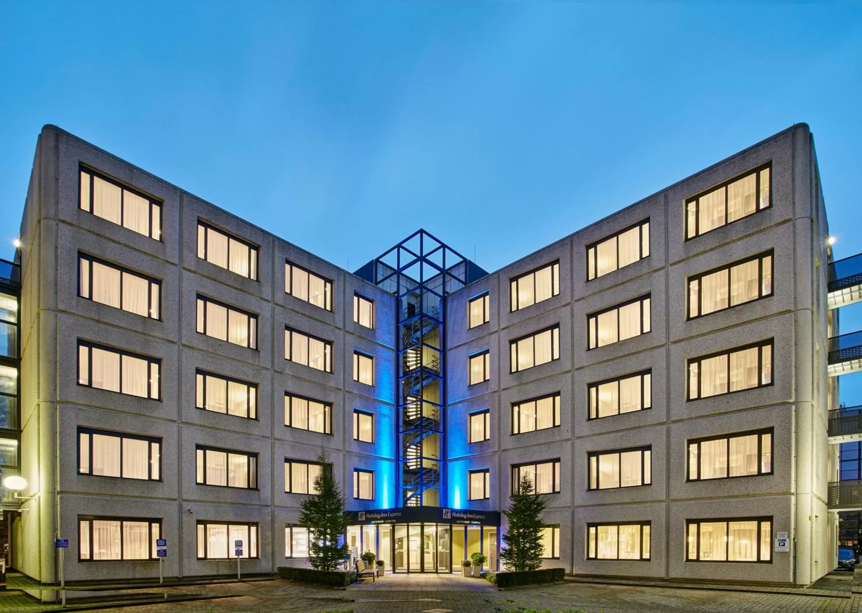 Property Building in Holiday Inn Express Amsterdam - Schiphol, an IHG Hotel