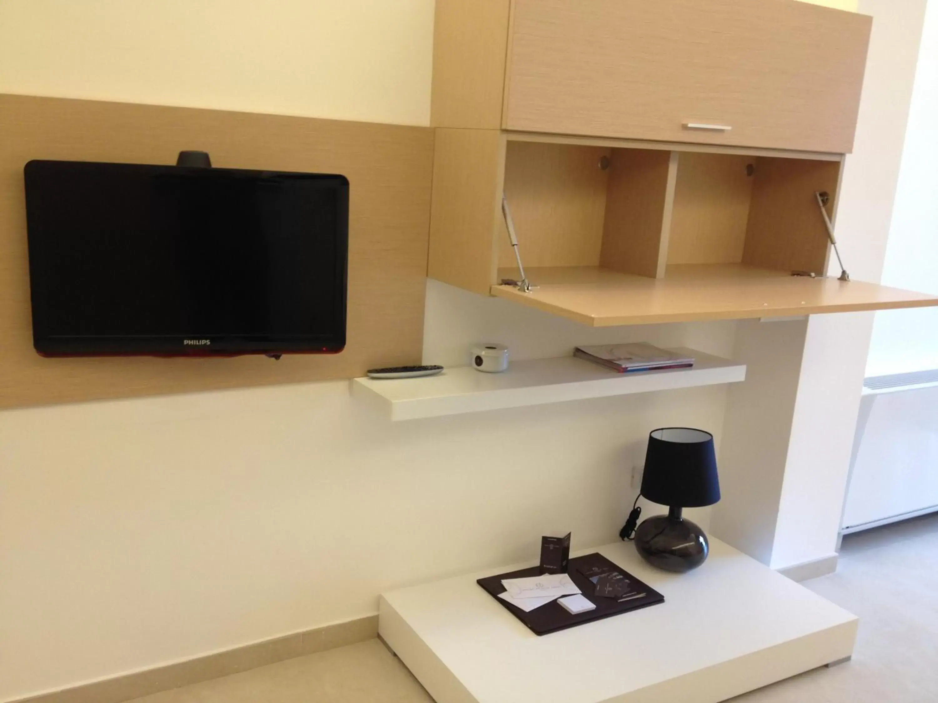 TV and multimedia, TV/Entertainment Center in Eolian Milazzo Hotel