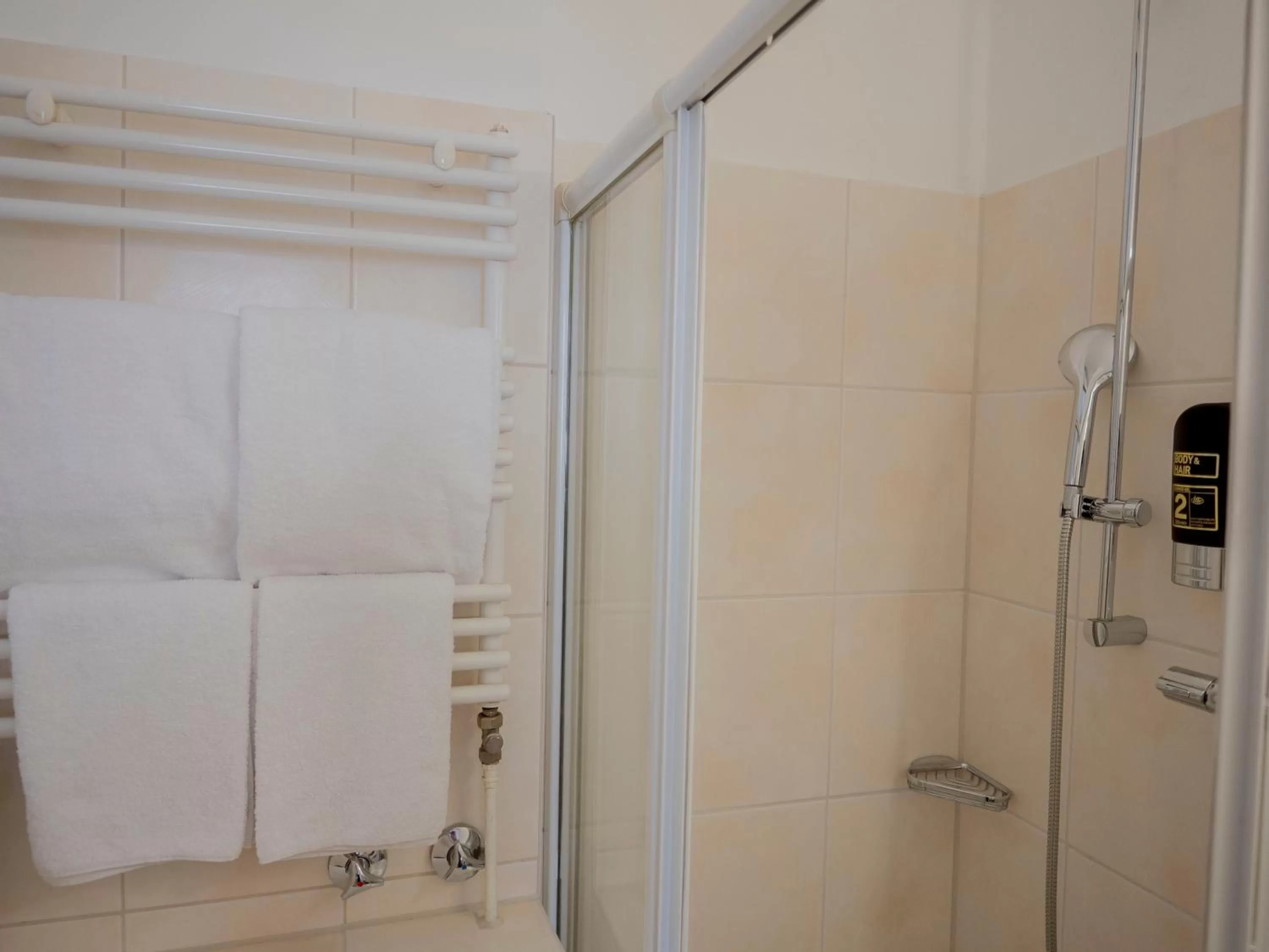 Photo of the whole room in Hotel Lumen am Hauptbahnhof