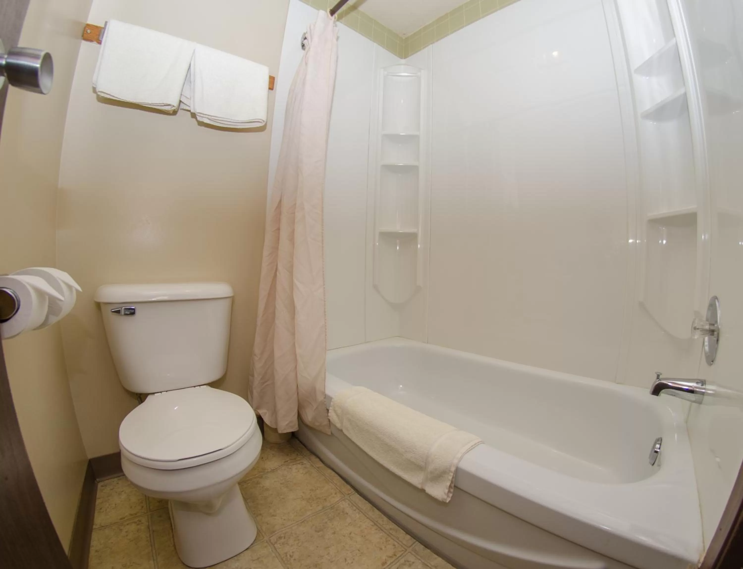 Bathroom in Plains Motel