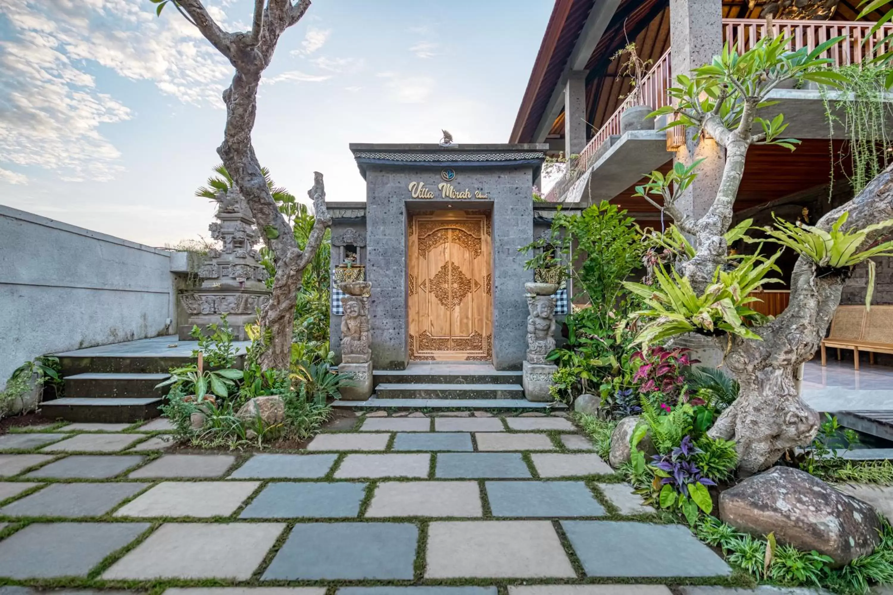 Facade/entrance in Villa Mirah Ubud Facade/entrance in Villa Mirah Ubud