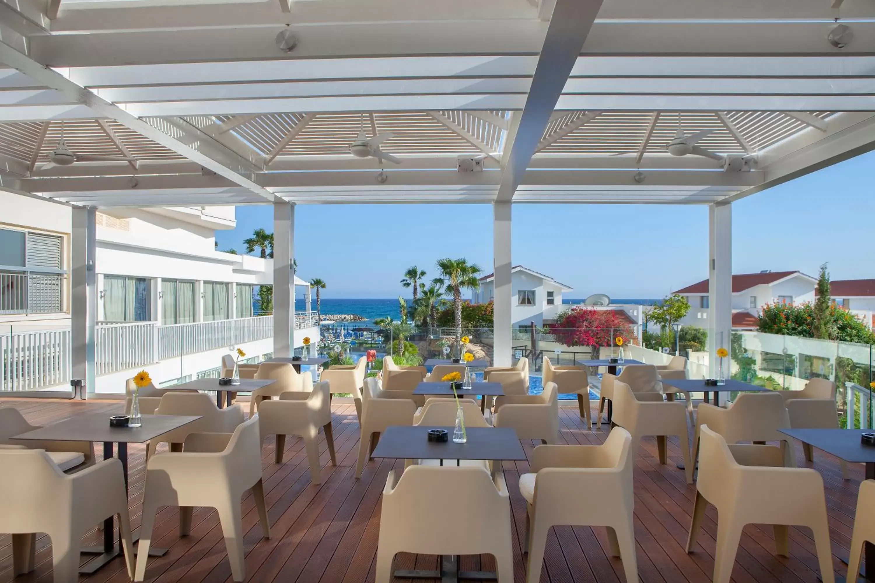 Balcony/Terrace, Restaurant/Places to Eat in Lordos Beach Hotel & Spa