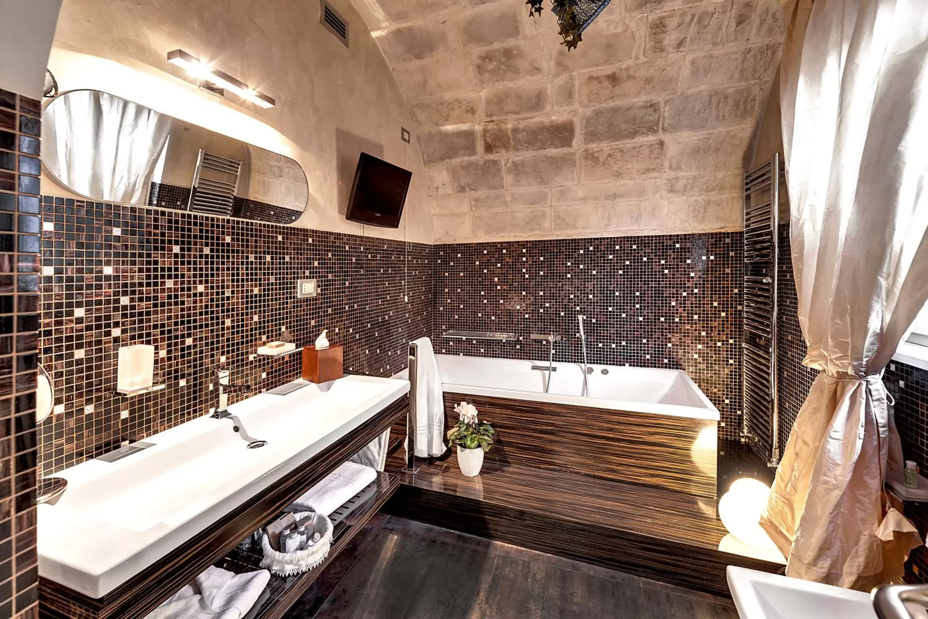Bathroom in Relais Antica Badia - San Maurizio 1619