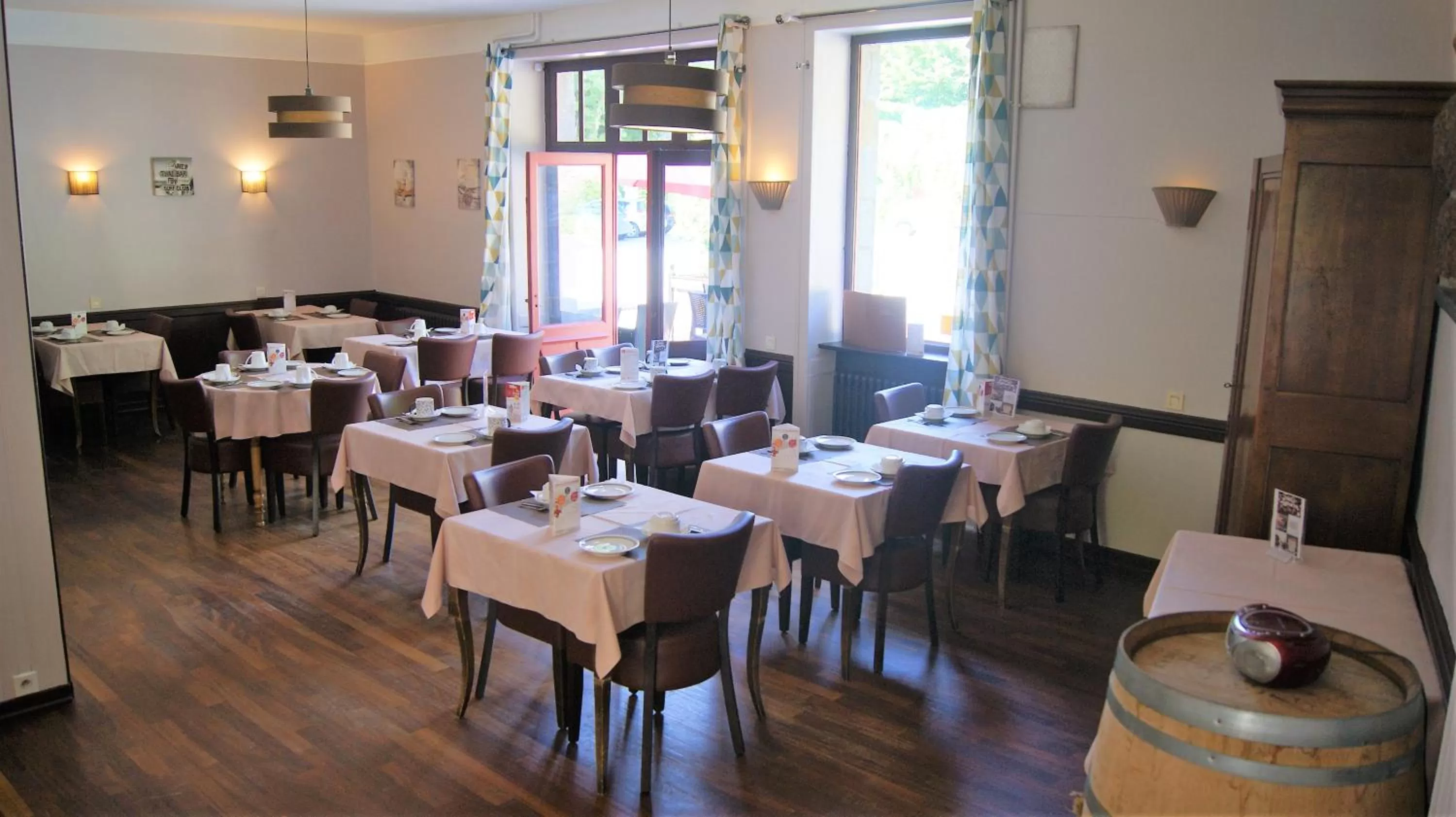 Restaurant/places to eat in Hôtel Restaurant du Lac